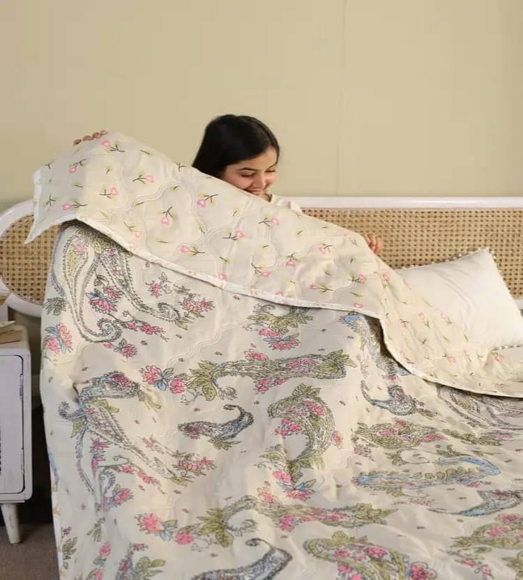 KHUSHRIT Cotton Small Checks Single Size Comforter ( 220 x 155 cm ) - Pink ( Coordinated )     			KHUSHRIT Cotton Small Checks Single Size Comforter ( 220 x 155 cm ) - Pink ( Coordinated )