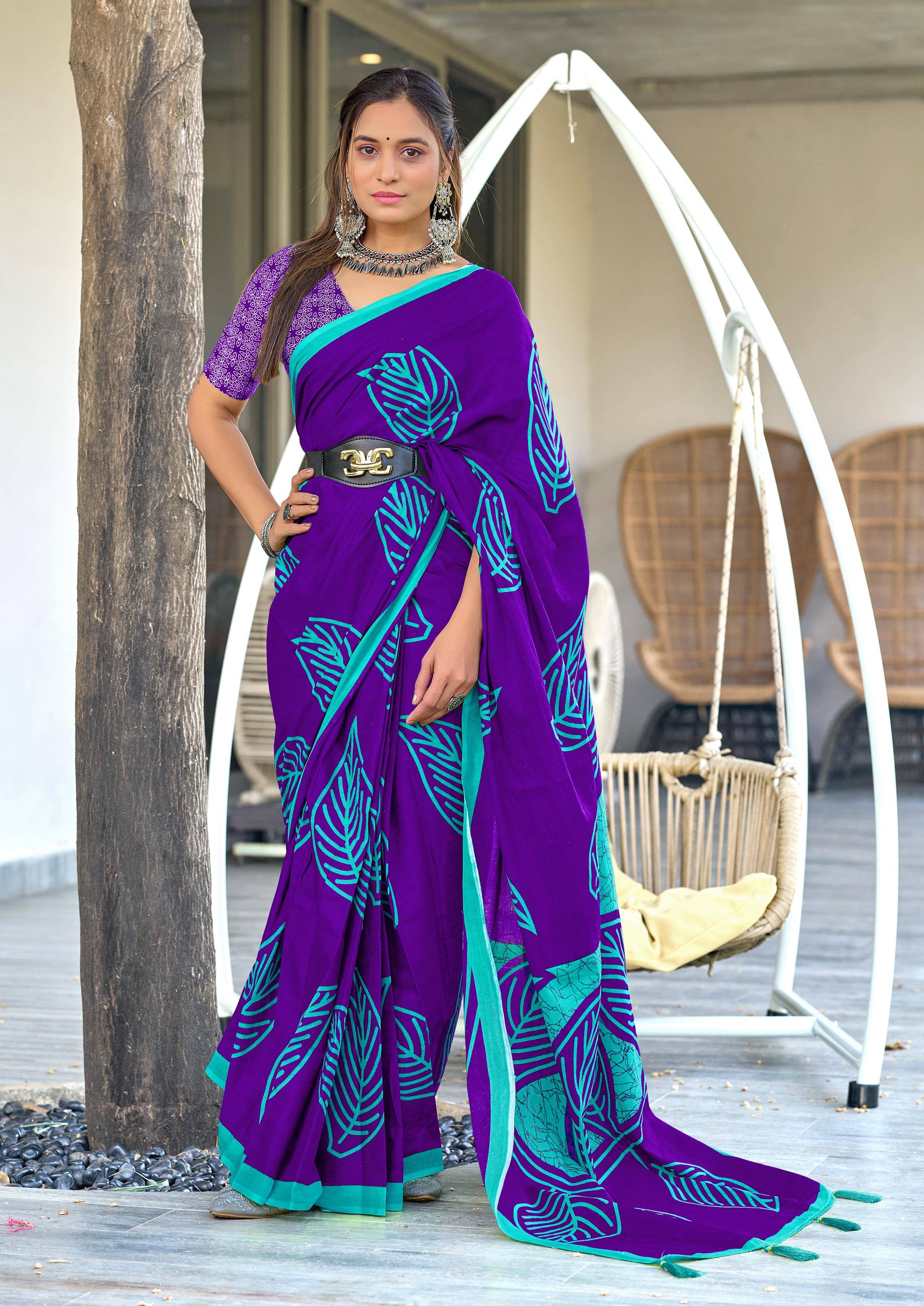     			PANZORA Cotton Solid Regular Saree Without Blouse Piece ( Purple )