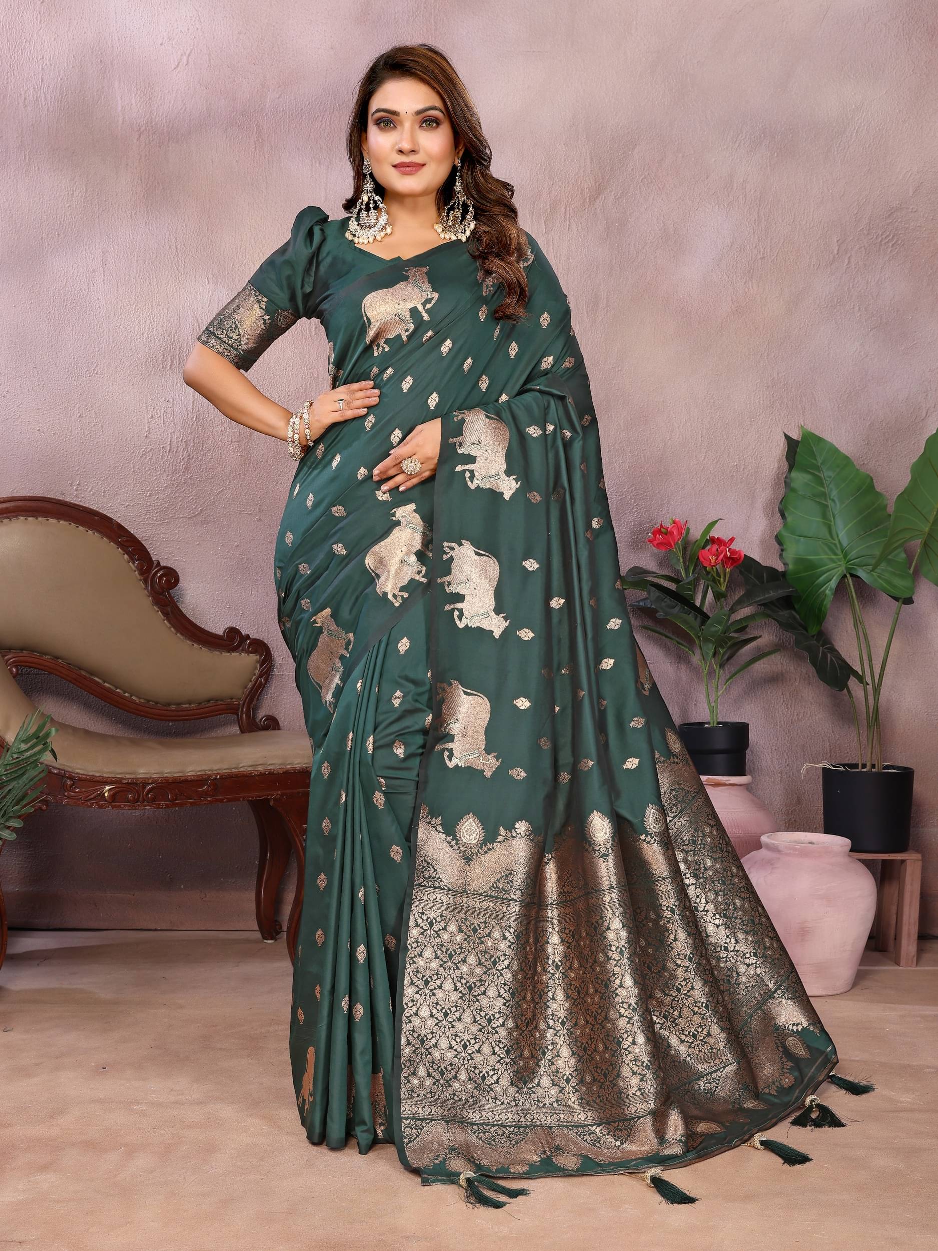 PANZORA Silk Solid Regular Saree Without Blouse Piece ( Green ) PANZORA Silk Solid Regular Saree Without Blouse Piece ( Green )
