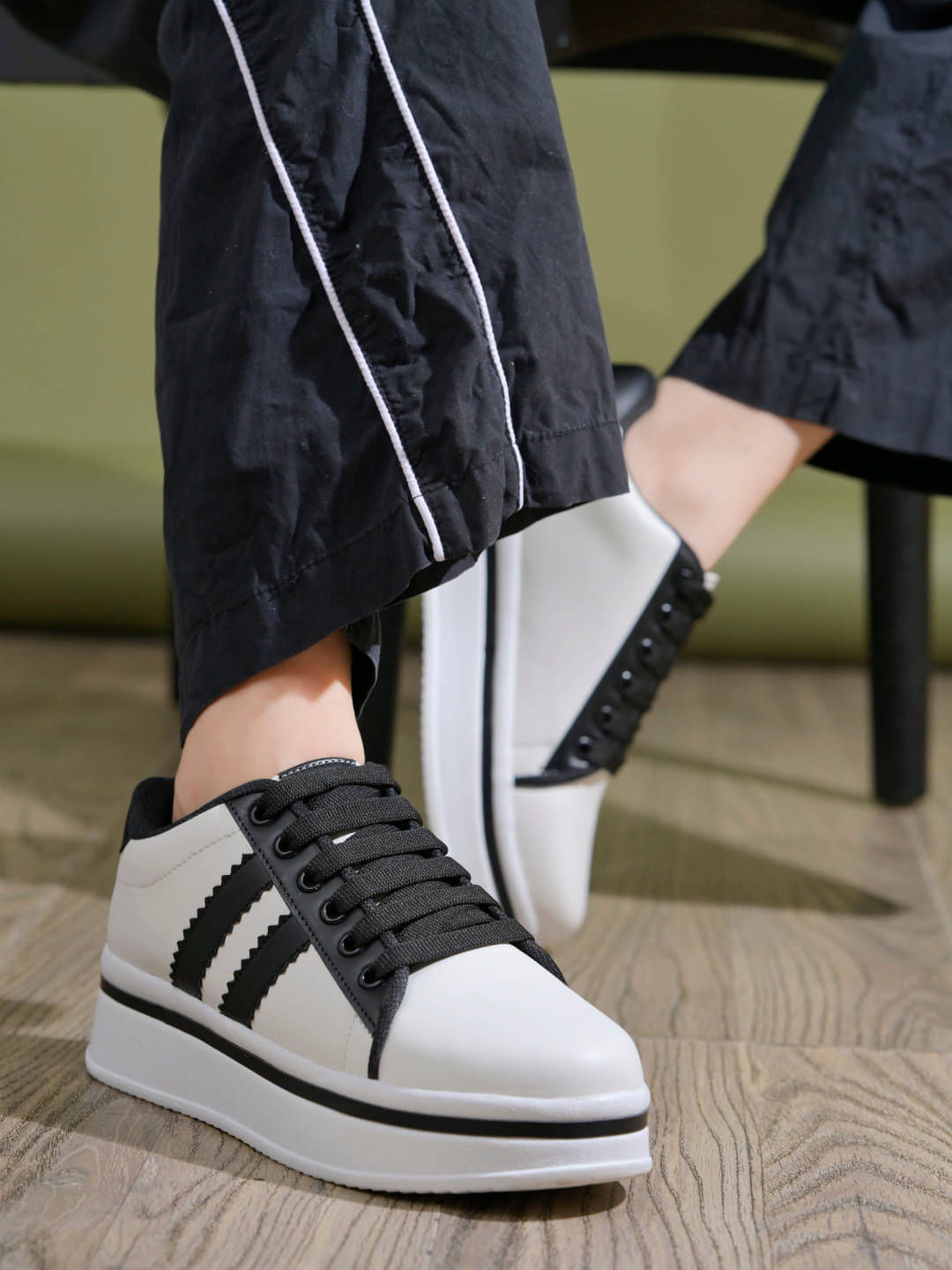     			Shoetopia Black Women's Sneakers