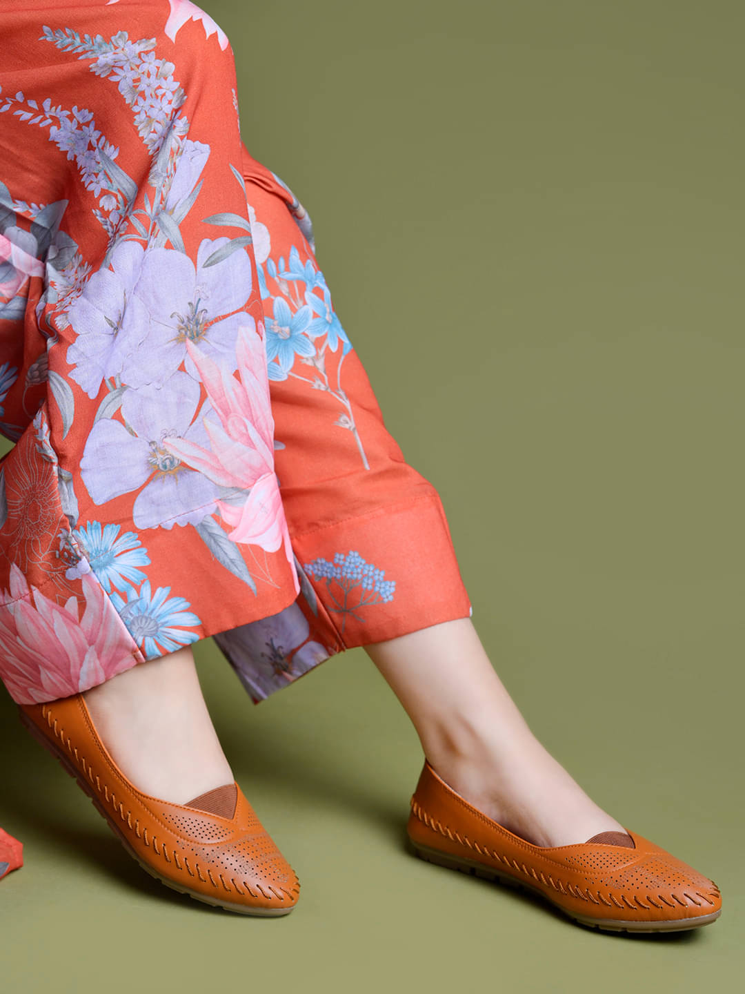     			Shoetopia Tan Women's Casual Ballerinas