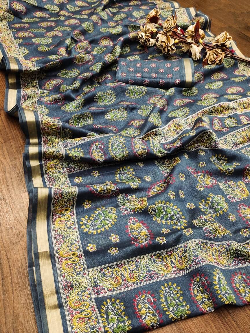 VAANISRI Cotton Printed Regular Saree With Unstitched Blouse Piece ( Grey ) VAANISRI Cotton Printed Regular Saree With Unstitched Blouse Piece ( Grey )