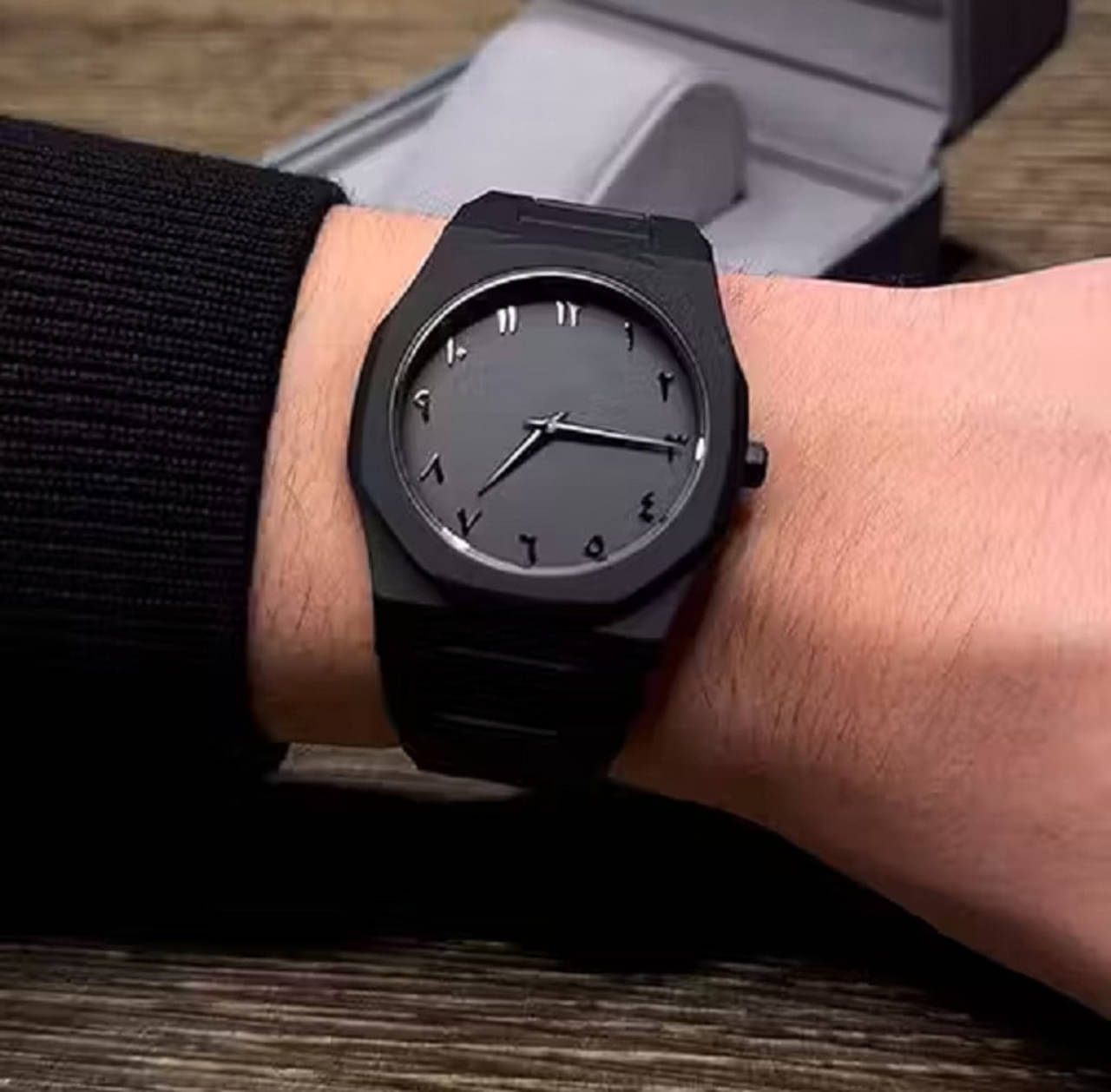     			Wristy Black Plastic Analog Men's Watch