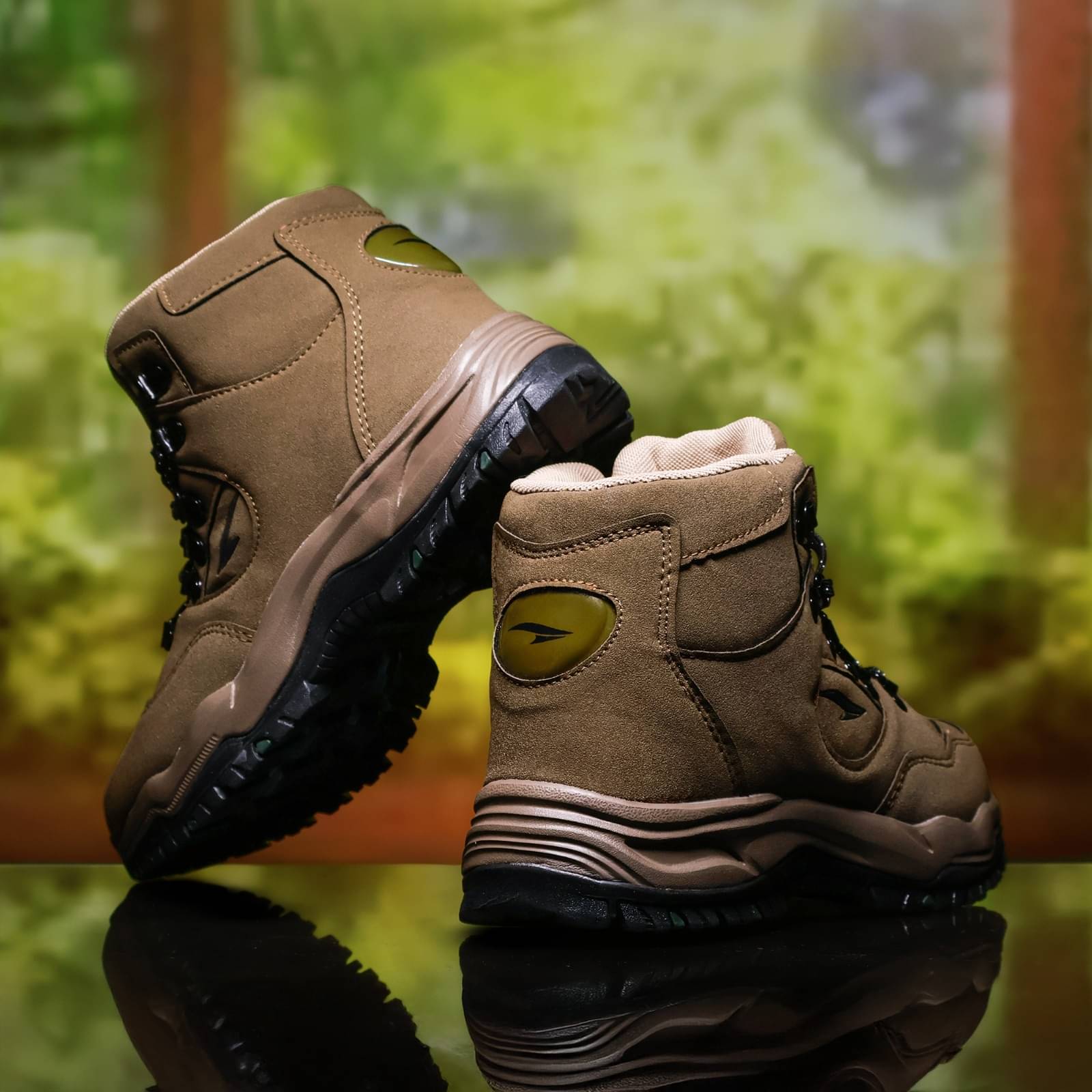     			ASIAN EVEREST-25 Brown Men's Trekking Shoes