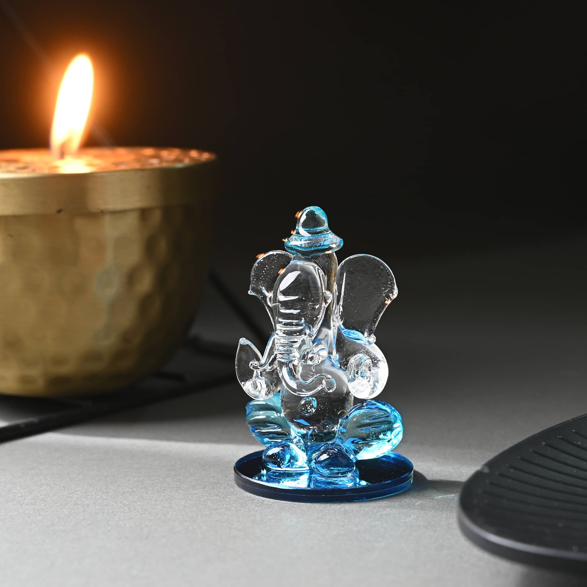     			Blue Crystal Glass Handmade Ganesha Showpiece, For Mandir, Car Dashboard, Home & Office Decoration, Gifting