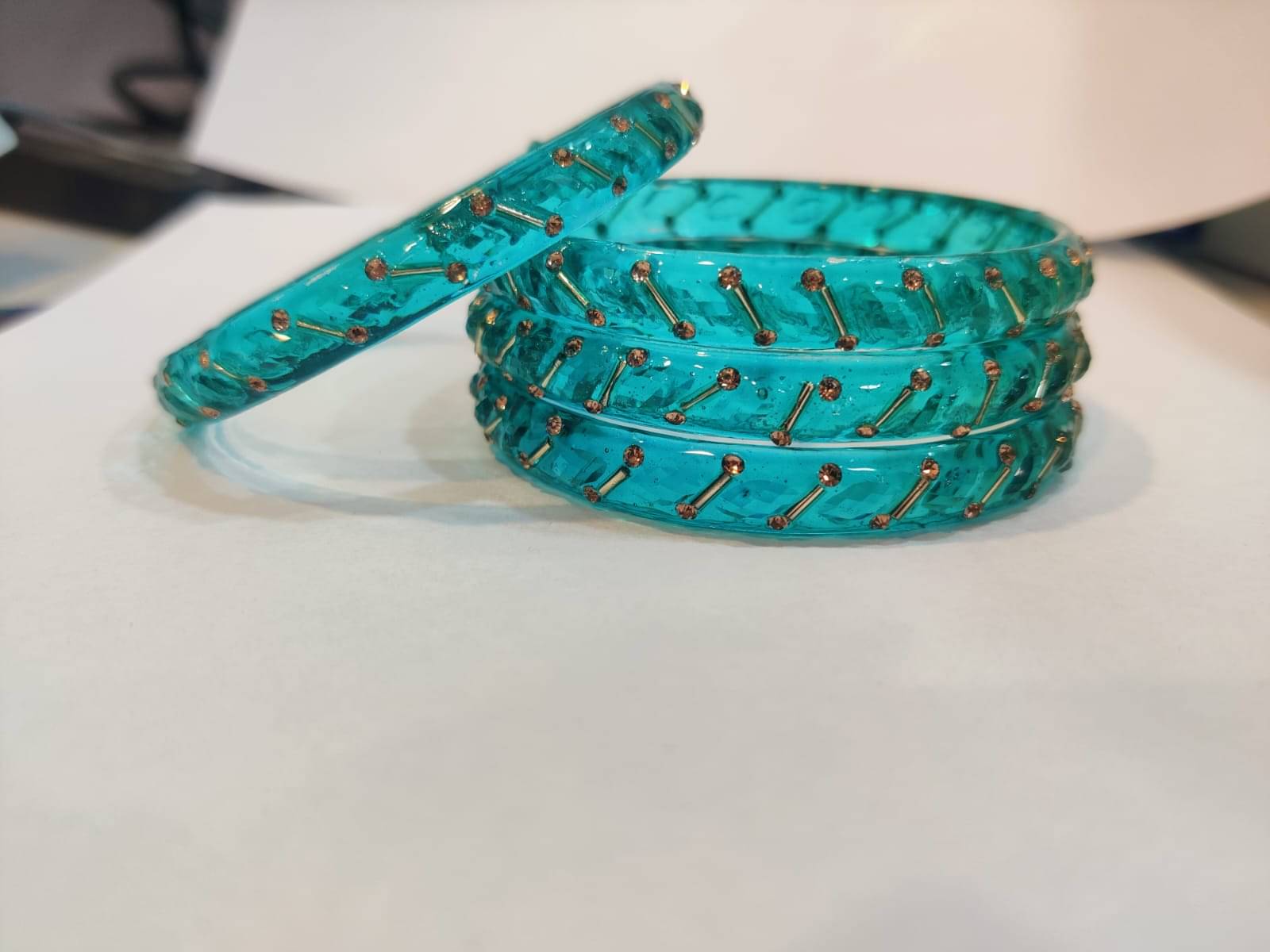     			Divine Glass Blue Bangle Set ( Pack of 4 )