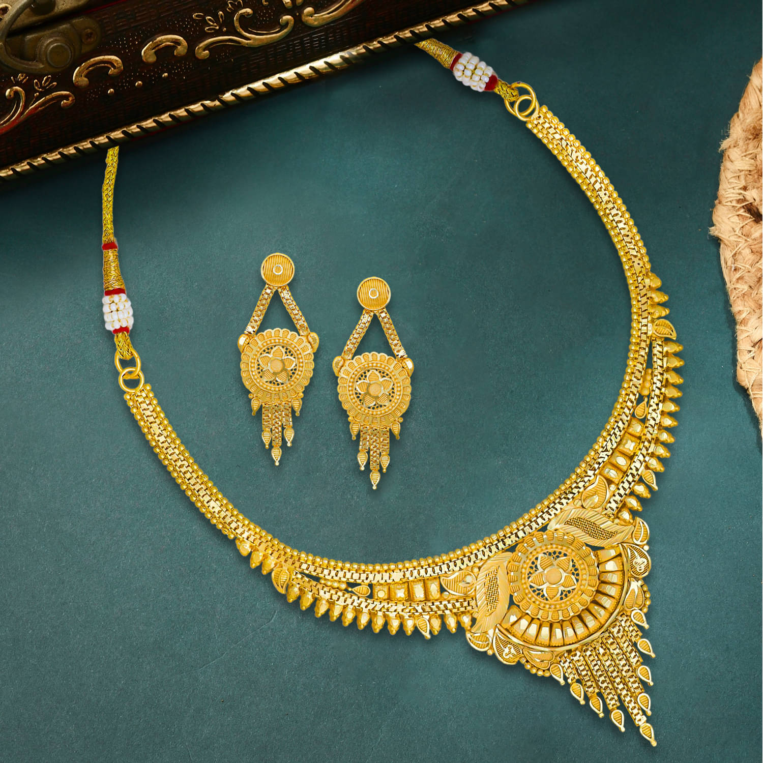     			Drashti Collection Golden Brass Necklace Set ( Pack of 1 )