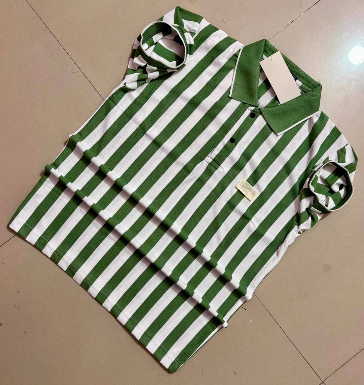 Generic Men Cotton Blend Regular Fit Striped Polo T Shirt ( Green ) Generic Men Cotton Blend Regular Fit Striped Polo T Shirt ( Green )