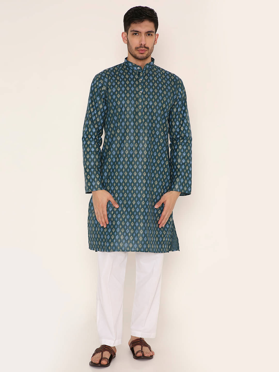     			Maharaja Dark Green Blended Fabric Regular Fit Men's Kurta Pyjama Set ( Pack of 1 )