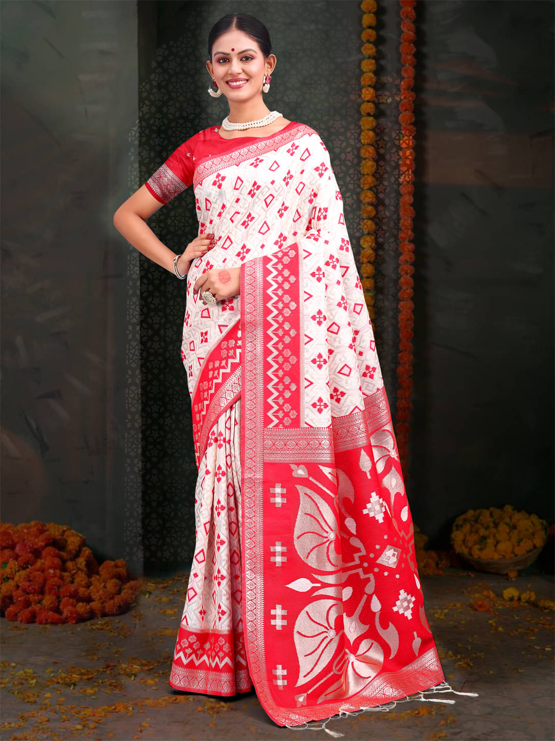     			PANZORA Linen Solid Regular Saree Without Blouse Piece ( White )