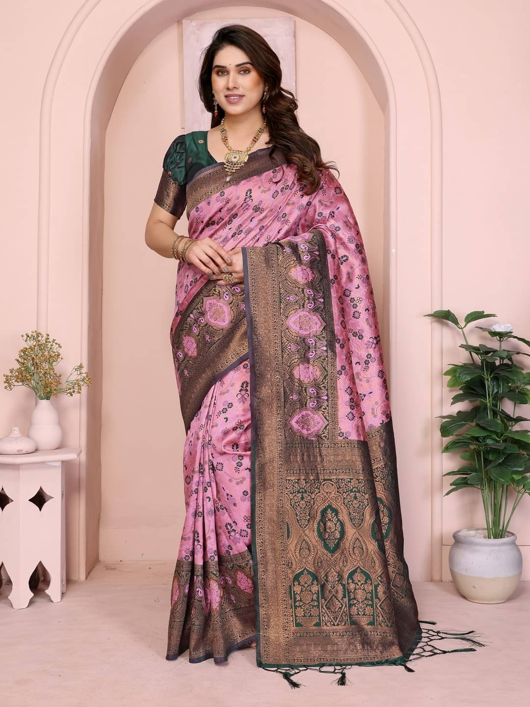     			Vastukala Silk Woven Kanjeevaram Sarees With Unstitched Blouse Piece ( Pink )