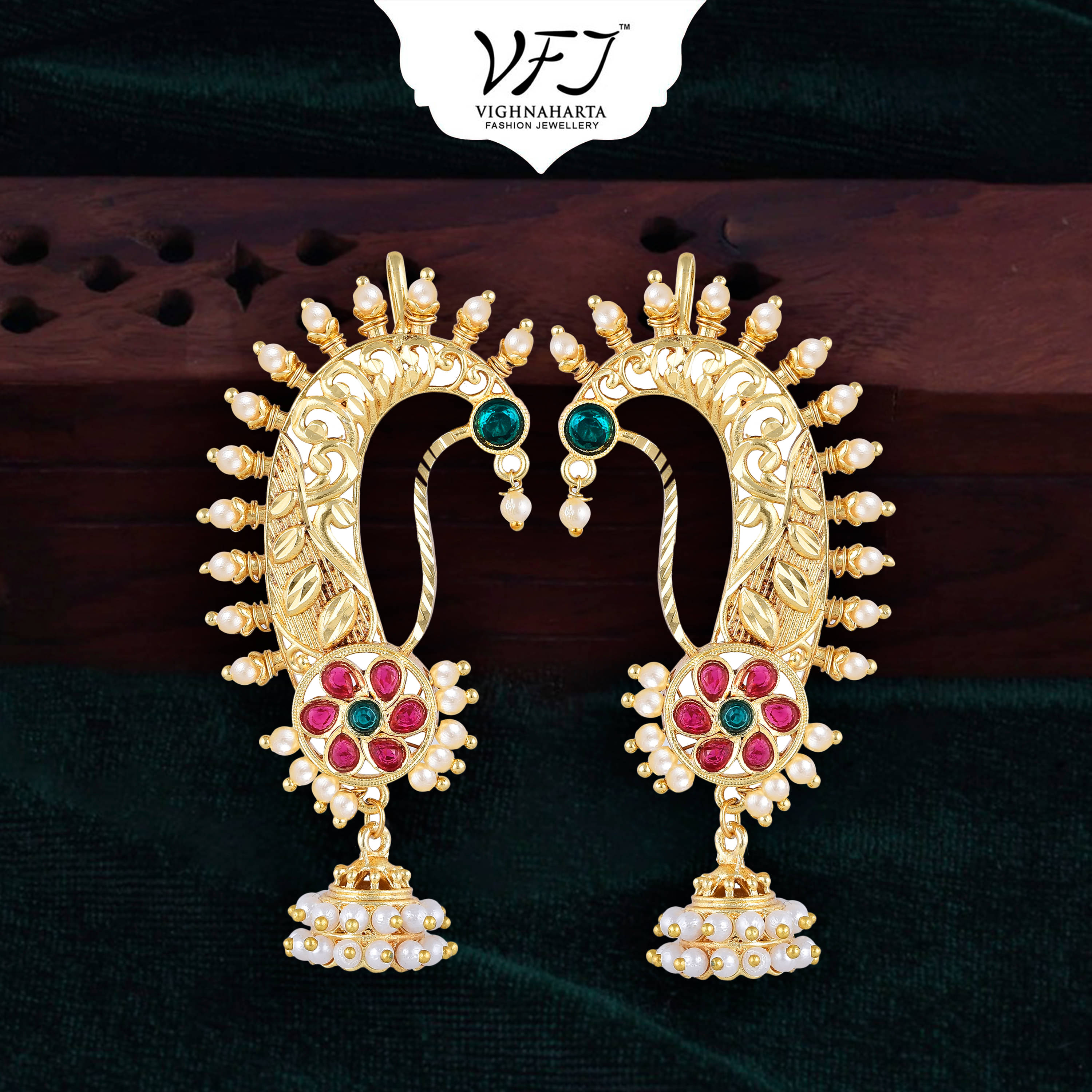     			Vighnaharta Golden EarCuff Earrings ( Pack of 1 )