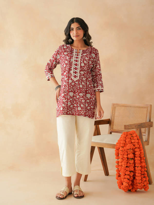     			Goodhand Women Cotton Printed Straight Kurti ( Red )