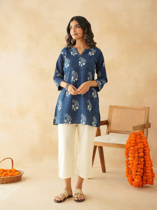 Goodhand Women Cotton Printed Straight Kurti ( Indigo )     			Goodhand Women Cotton Printed Straight Kurti ( Indigo )