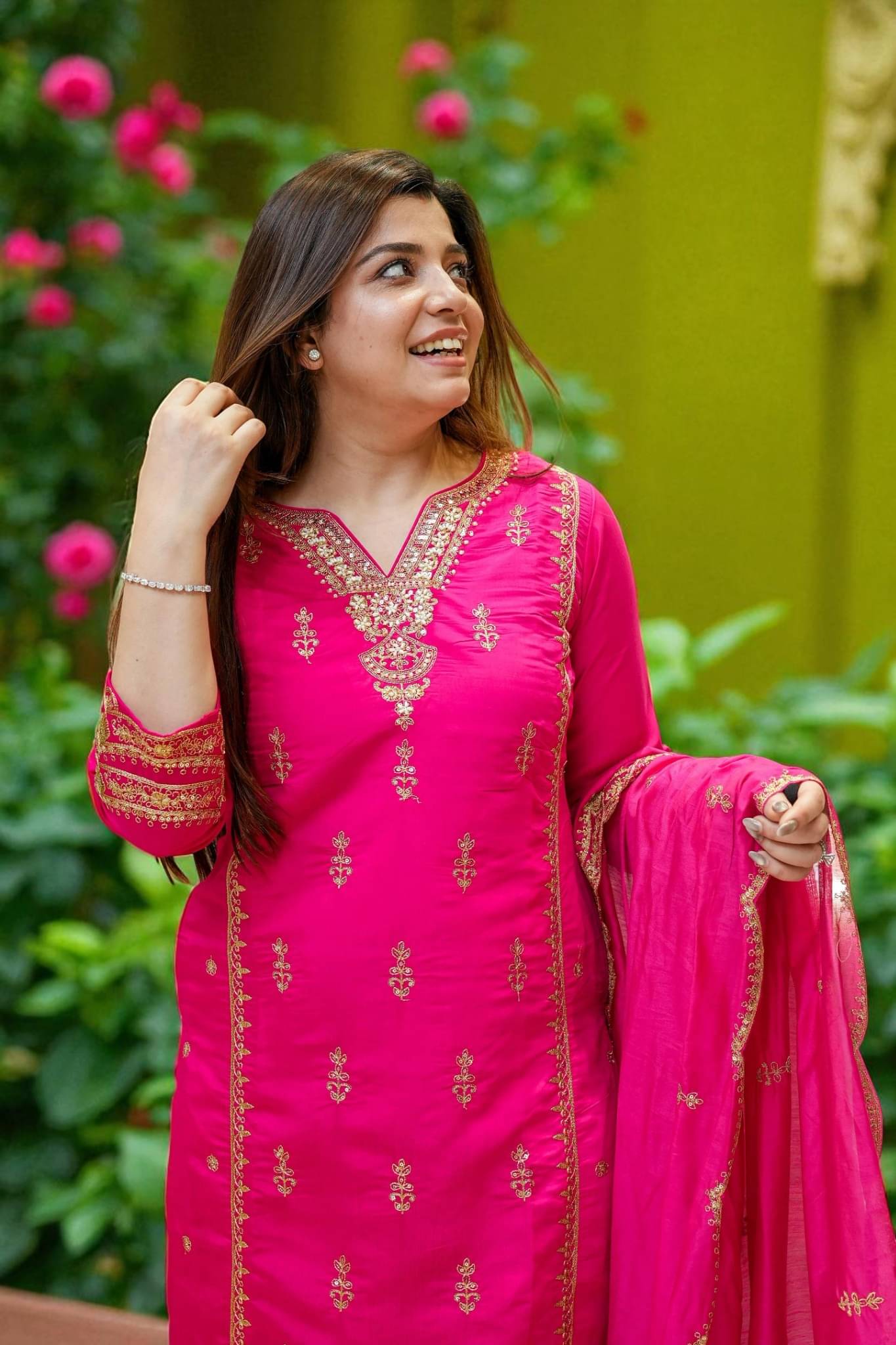     			KOTRONS Women Chanderi Embroidered Straight Kurti With Pants ( Pink )