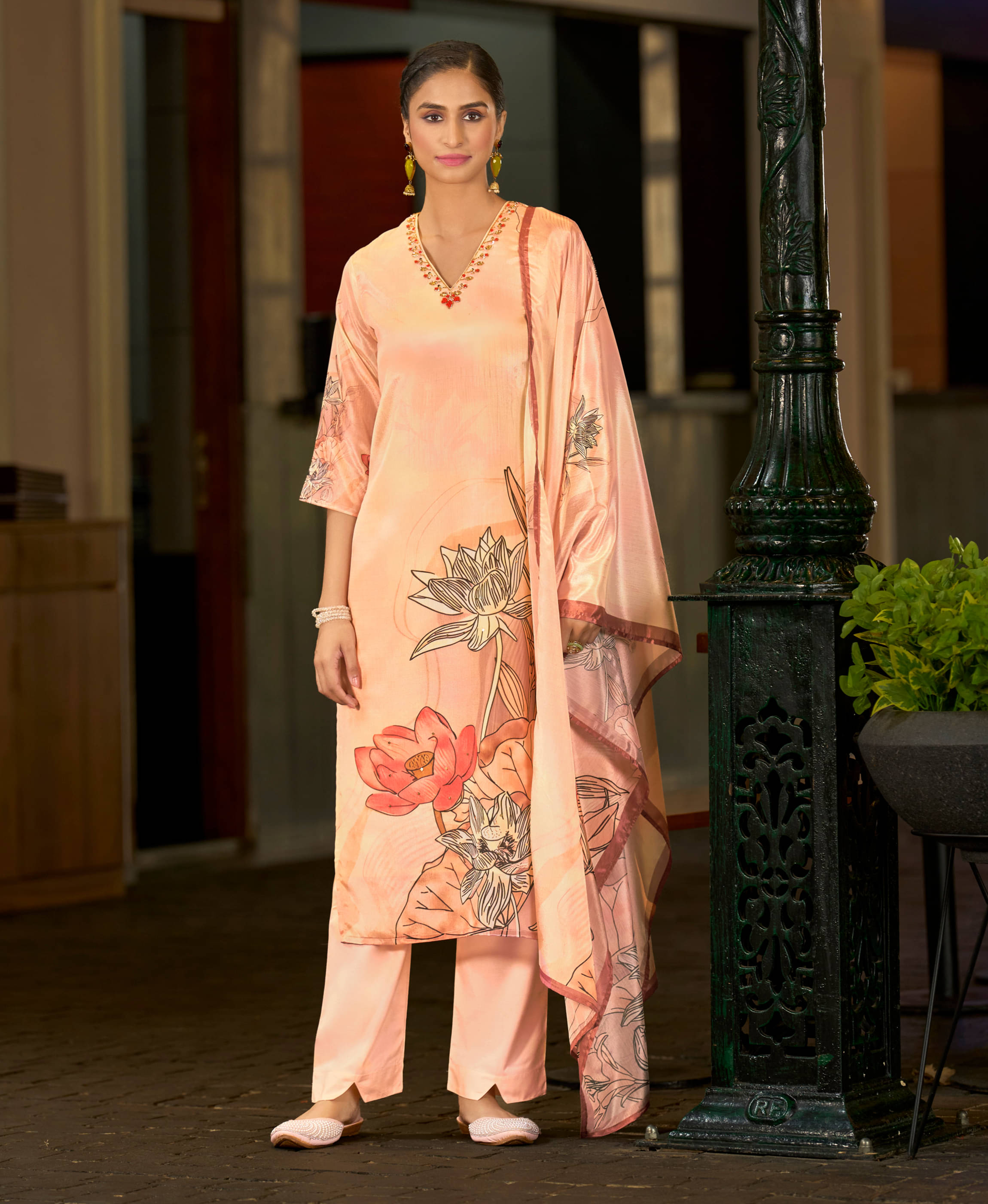     			MOJILAA Women Chiffon Printed Straight Kurti With Pants ( Peach )