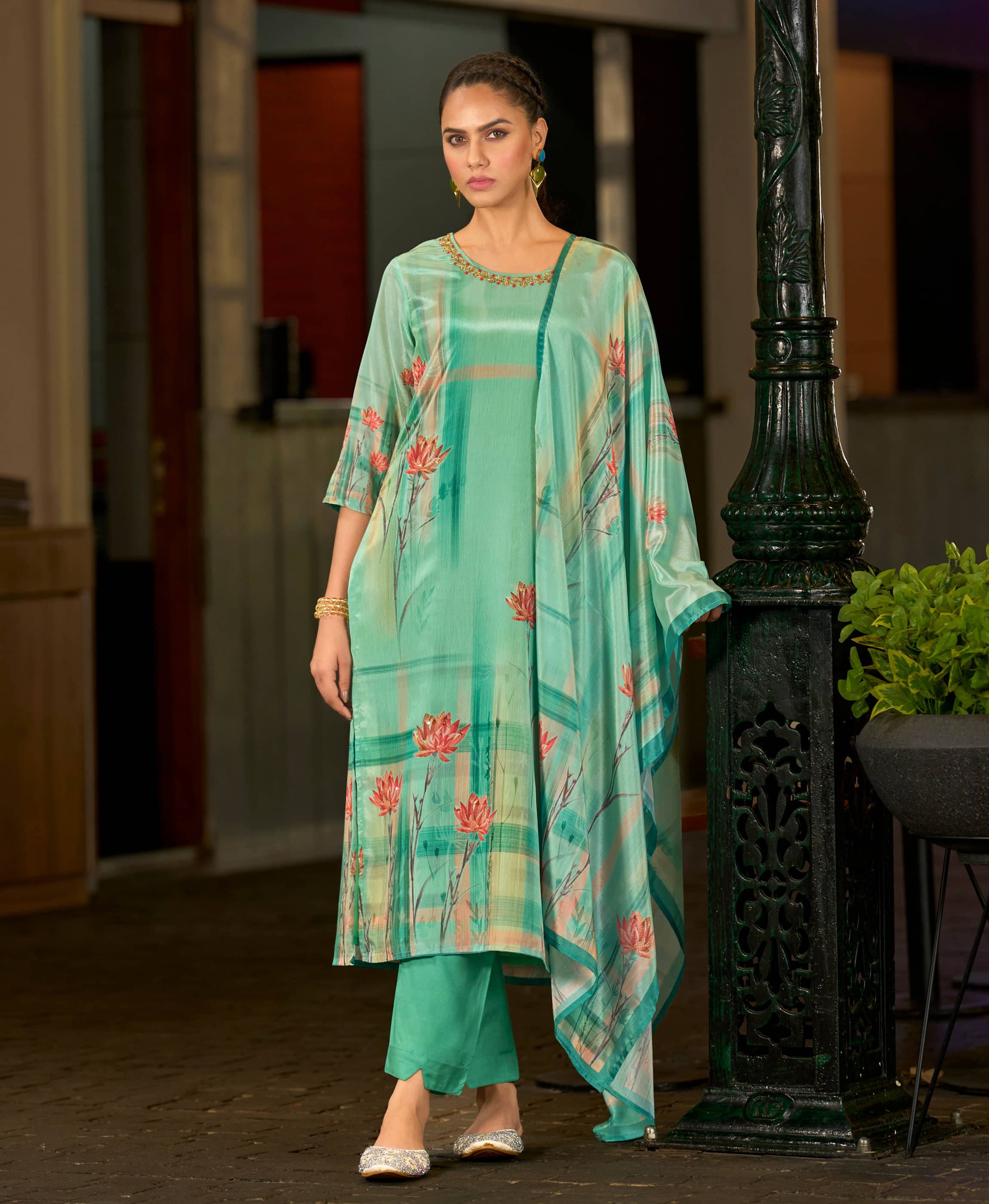     			MOJILAA Women Chiffon Printed Straight Kurti With Pants ( Green )