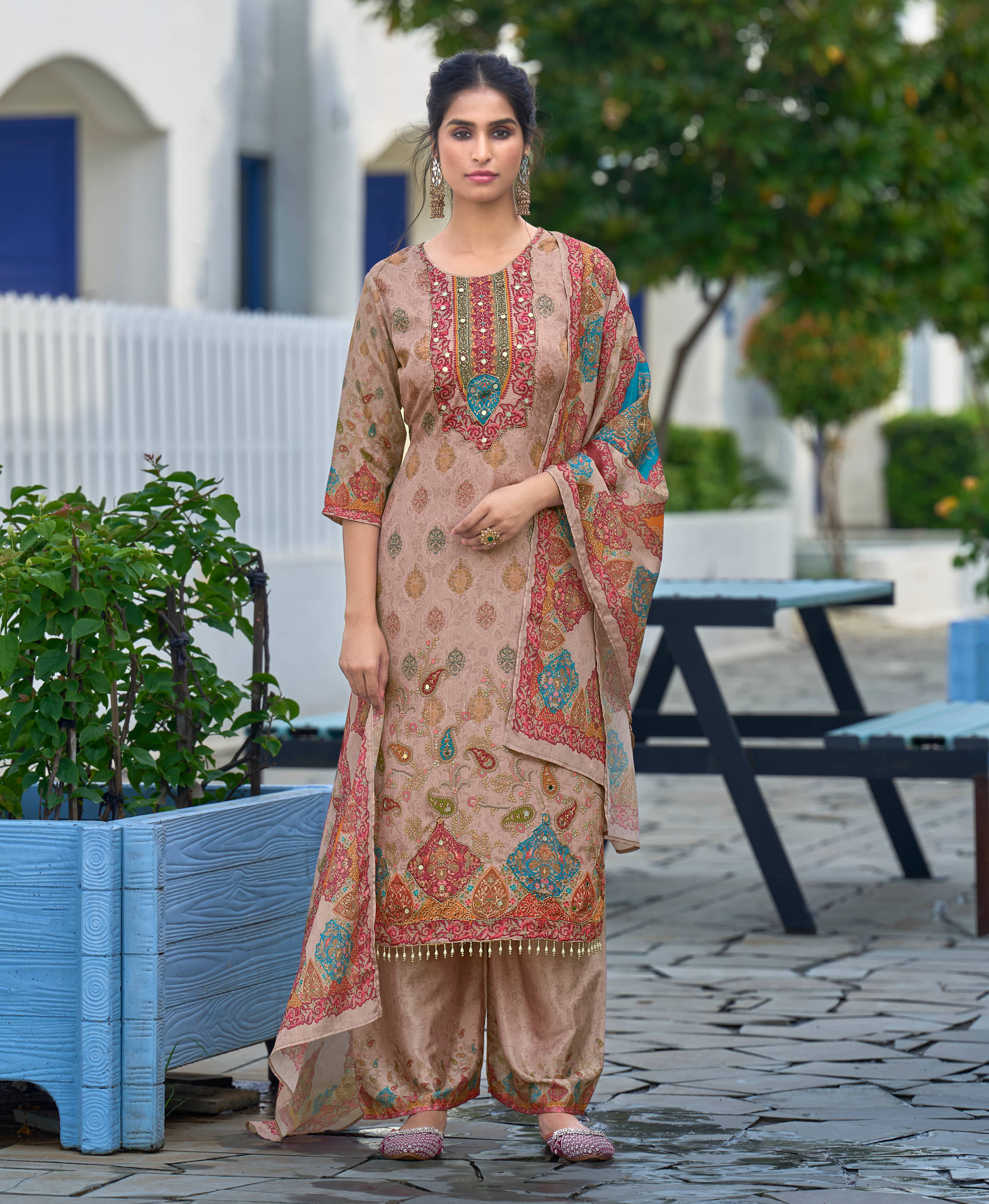     			MOJILAA Women Chiffon Printed Straight Kurti With Palazzo ( Peach )