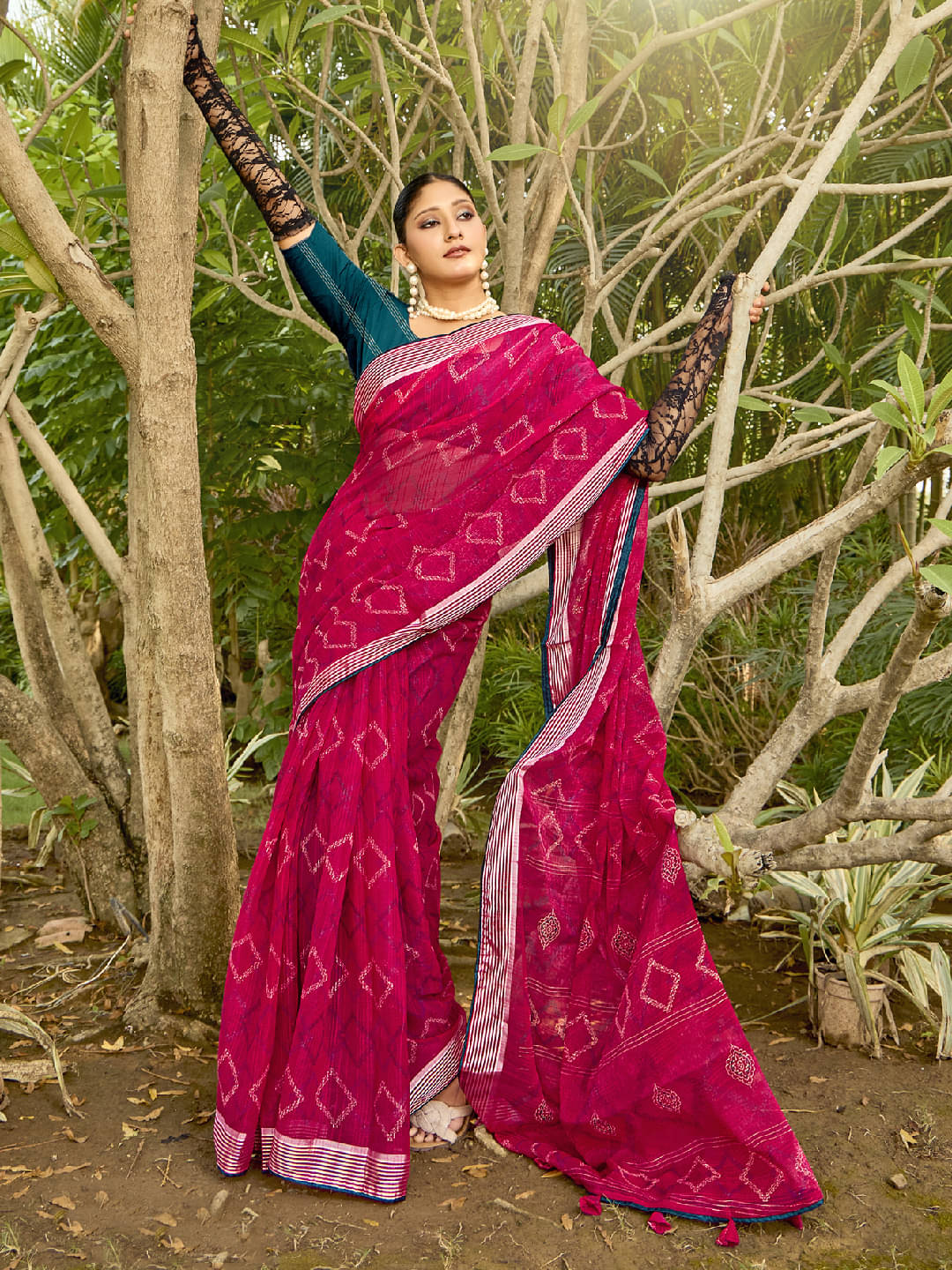 Panbai sarees Chiffon Solid Regular Saree Without Blouse Piece ( Magenta ) Panbai sarees Chiffon Solid Regular Saree Without Blouse Piece ( Magenta )