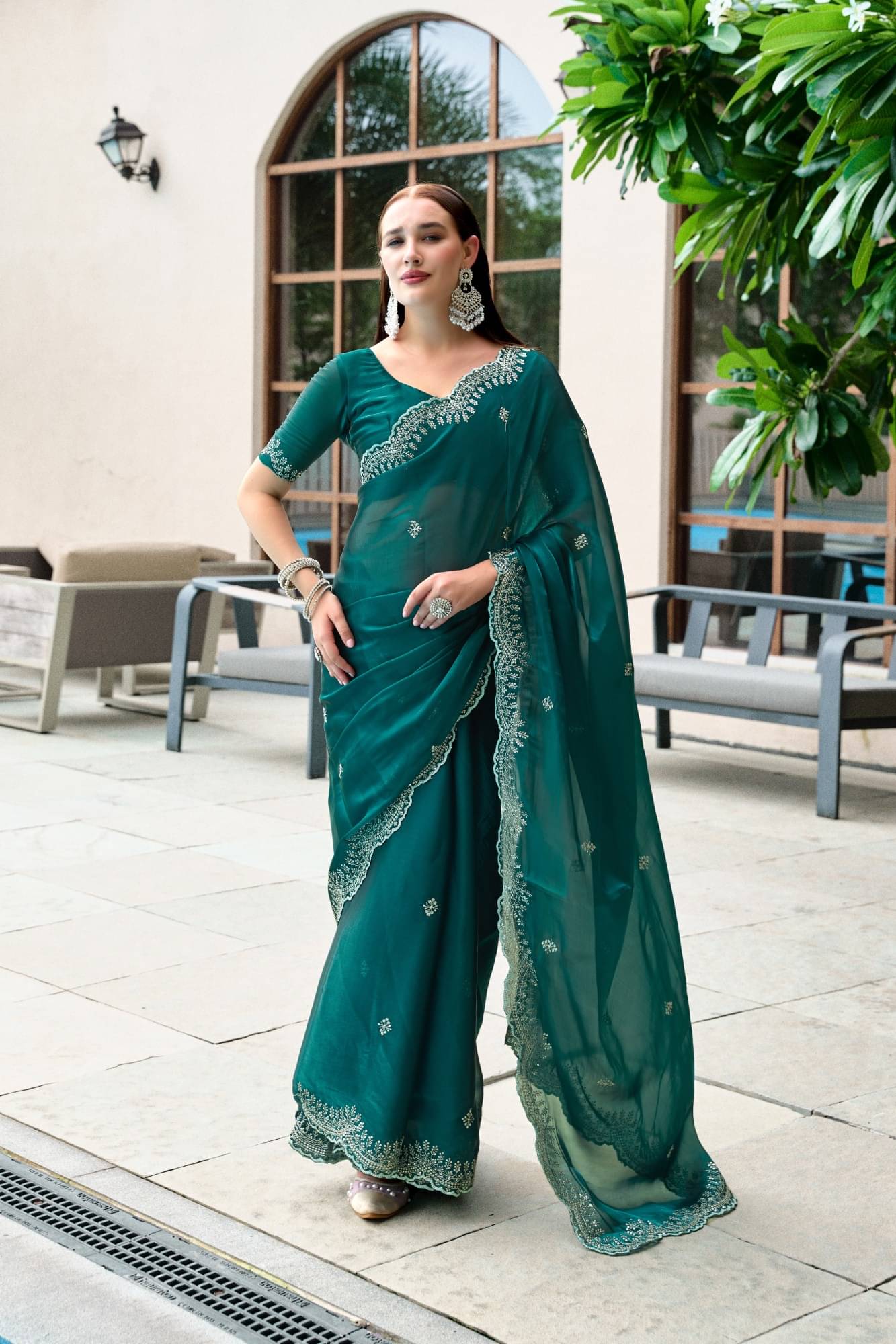     			Panbai sarees Chiffon Solid Regular Saree With Unstitched Blouse Piece ( Teal )