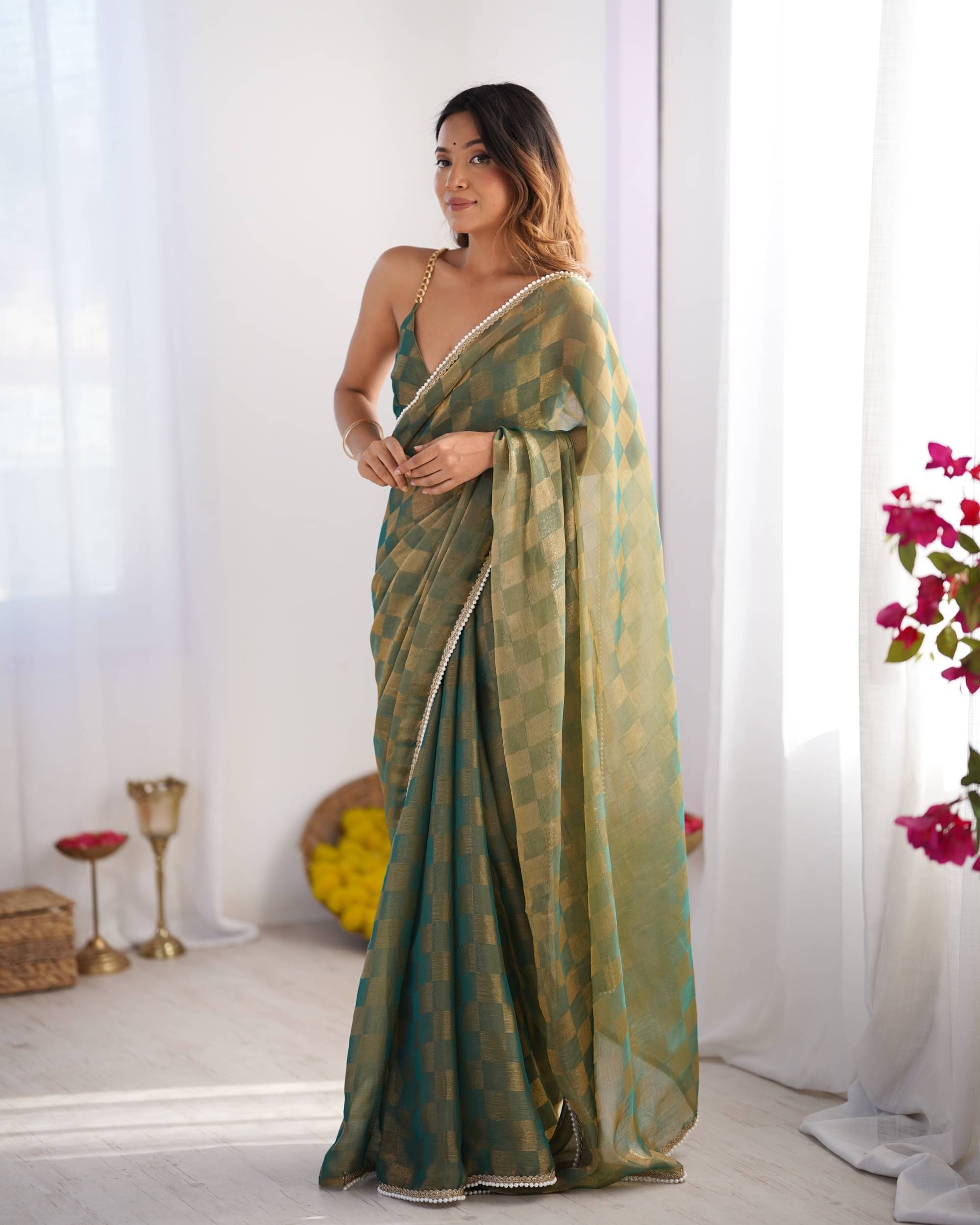     			Panbai sarees Chiffon Solid Regular Saree Without Blouse Piece ( Green )