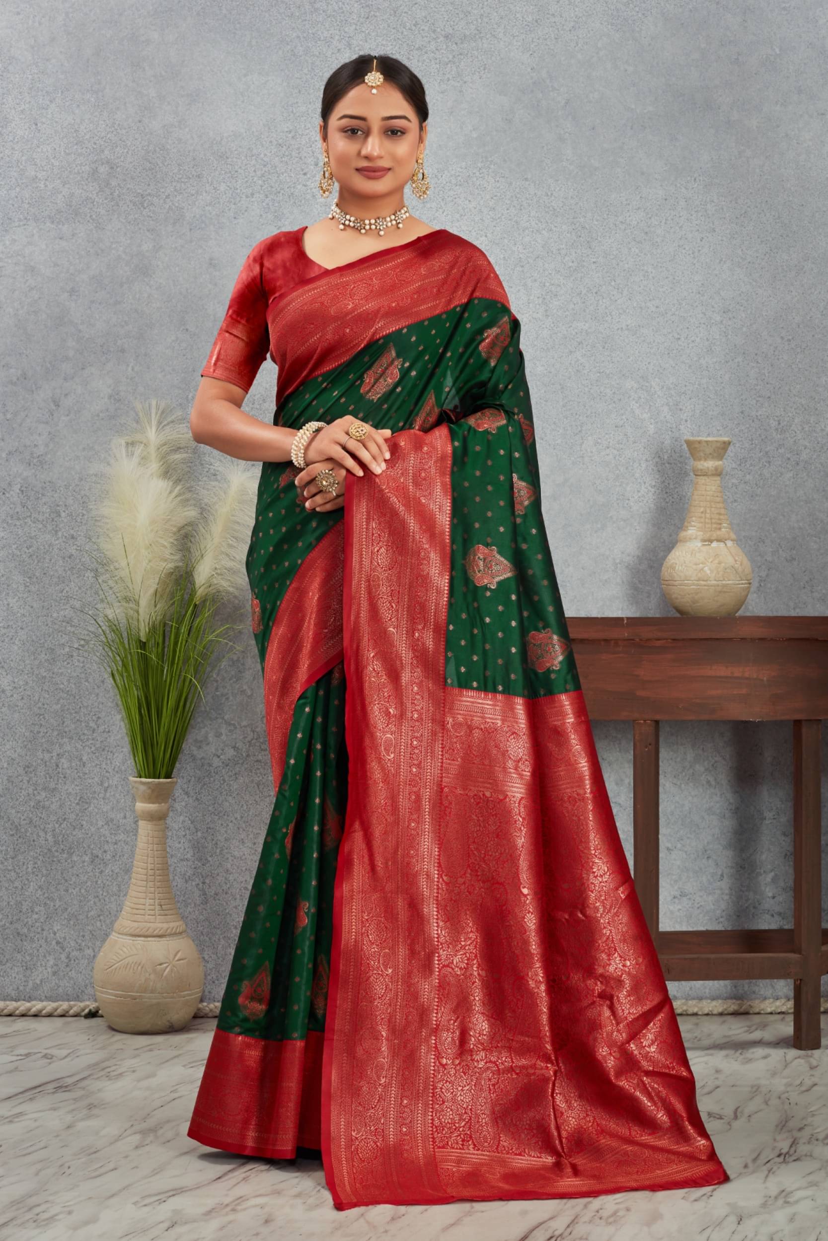     			Panbai sarees Silk Solid Regular Saree Without Blouse Piece ( Green )