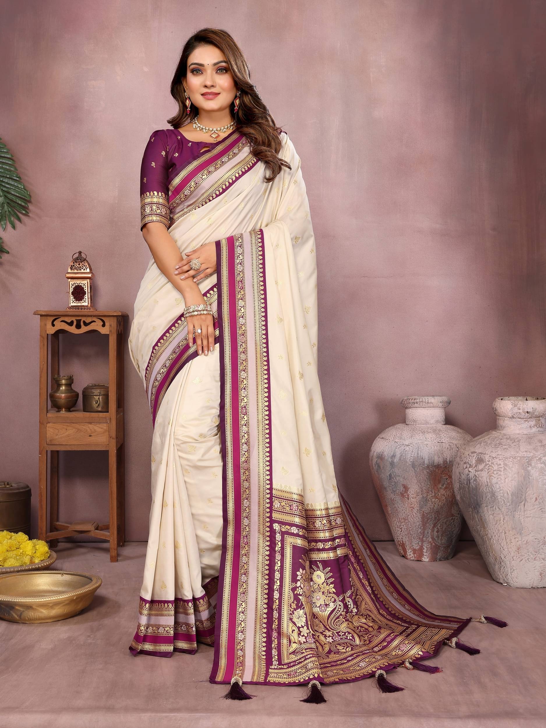     			Panbai sarees Silk Solid Regular Saree Without Blouse Piece ( White )