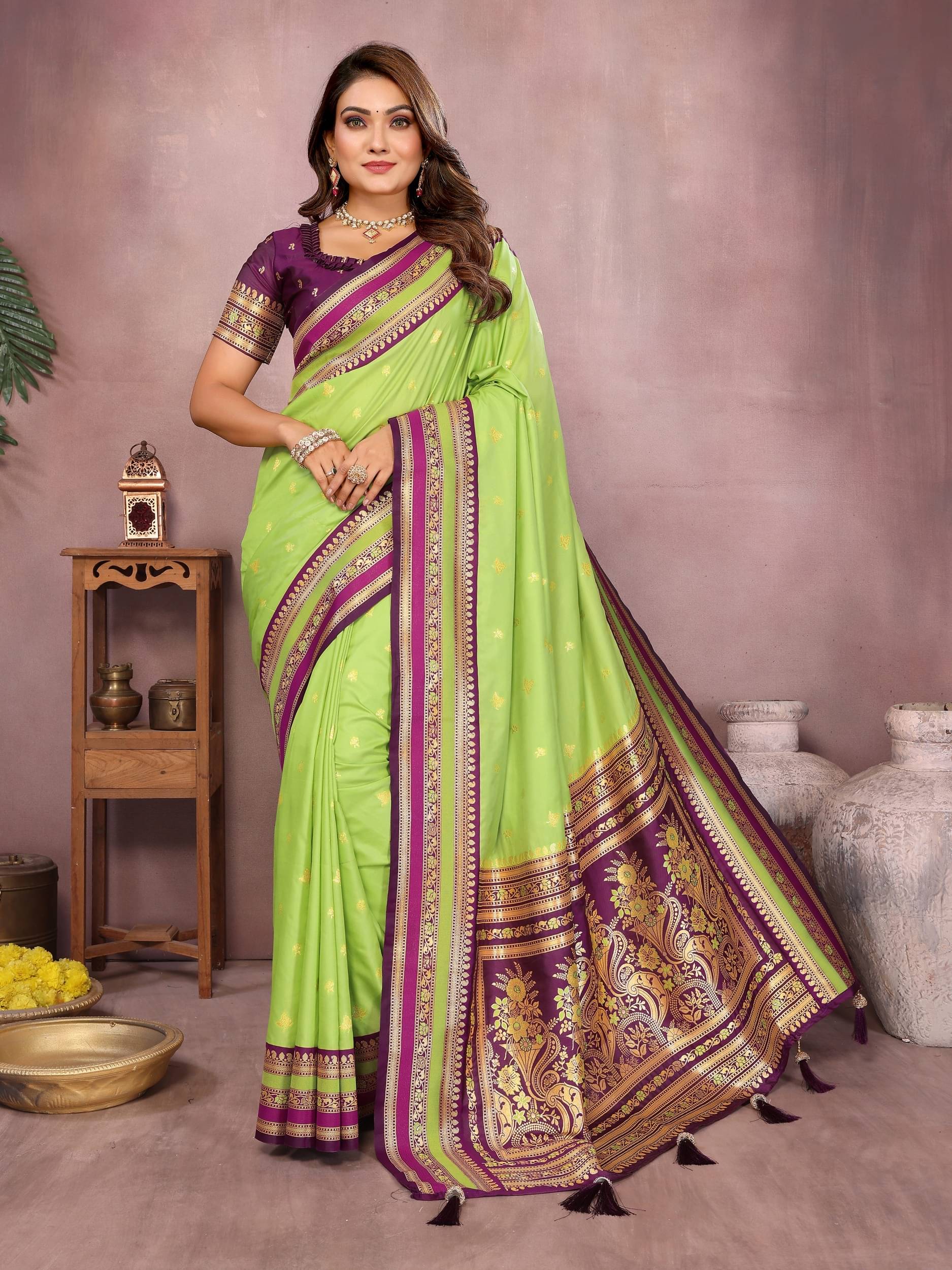    			Panbai sarees Silk Solid Regular Saree Without Blouse Piece ( Lime Green )
