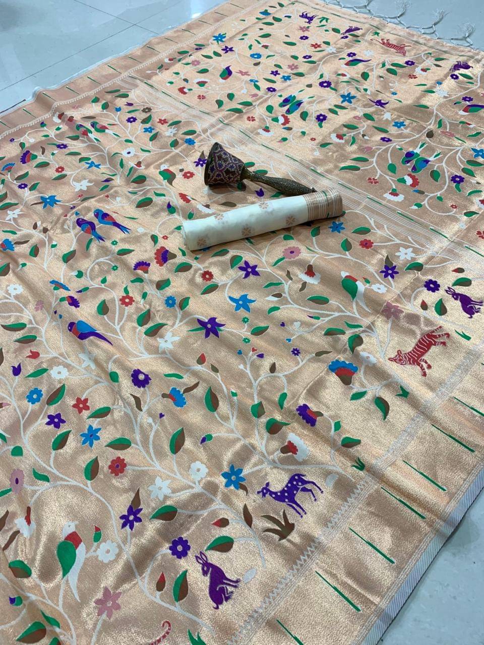     			Panbai sarees Silk Solid Regular Saree Without Blouse Piece ( White )