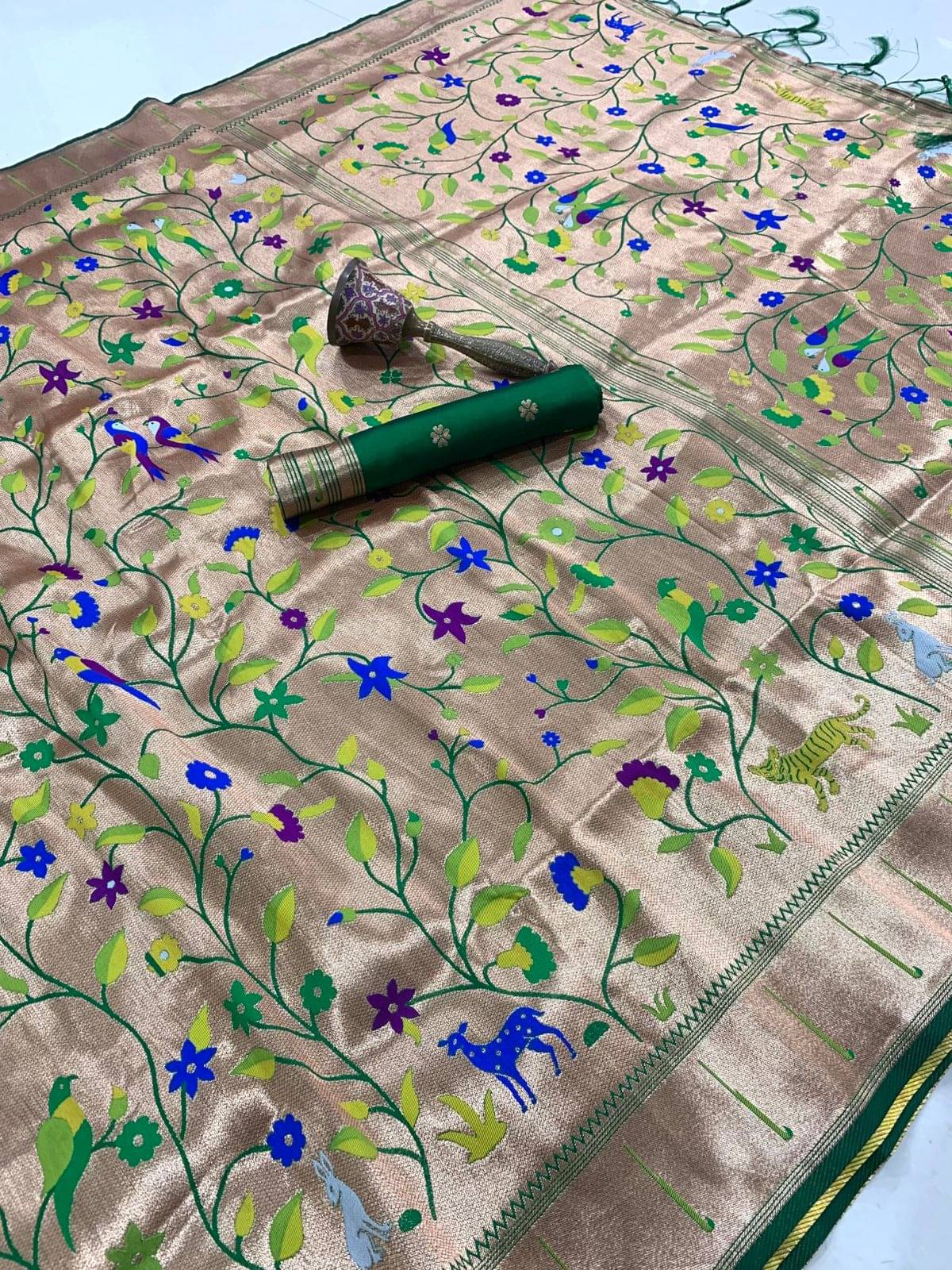     			Panbai sarees Silk Solid Regular Saree Without Blouse Piece ( Light Green )