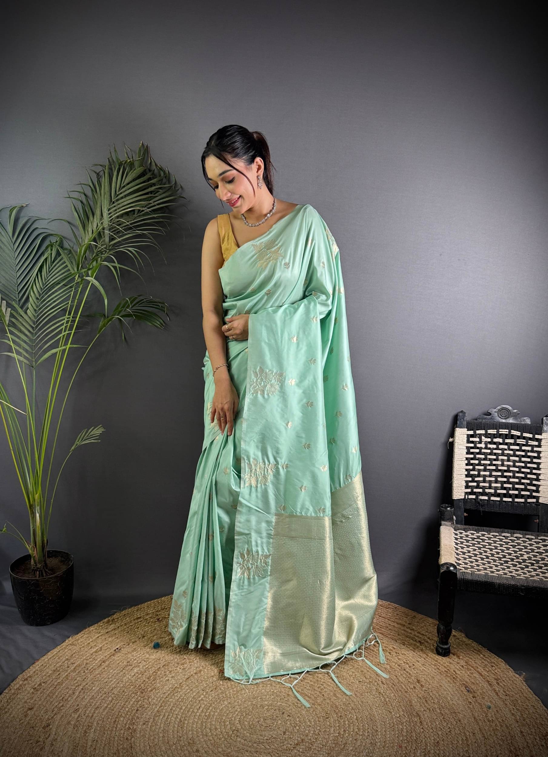     			Panbai sarees Silk Solid Regular Saree Without Blouse Piece ( Sea Green )