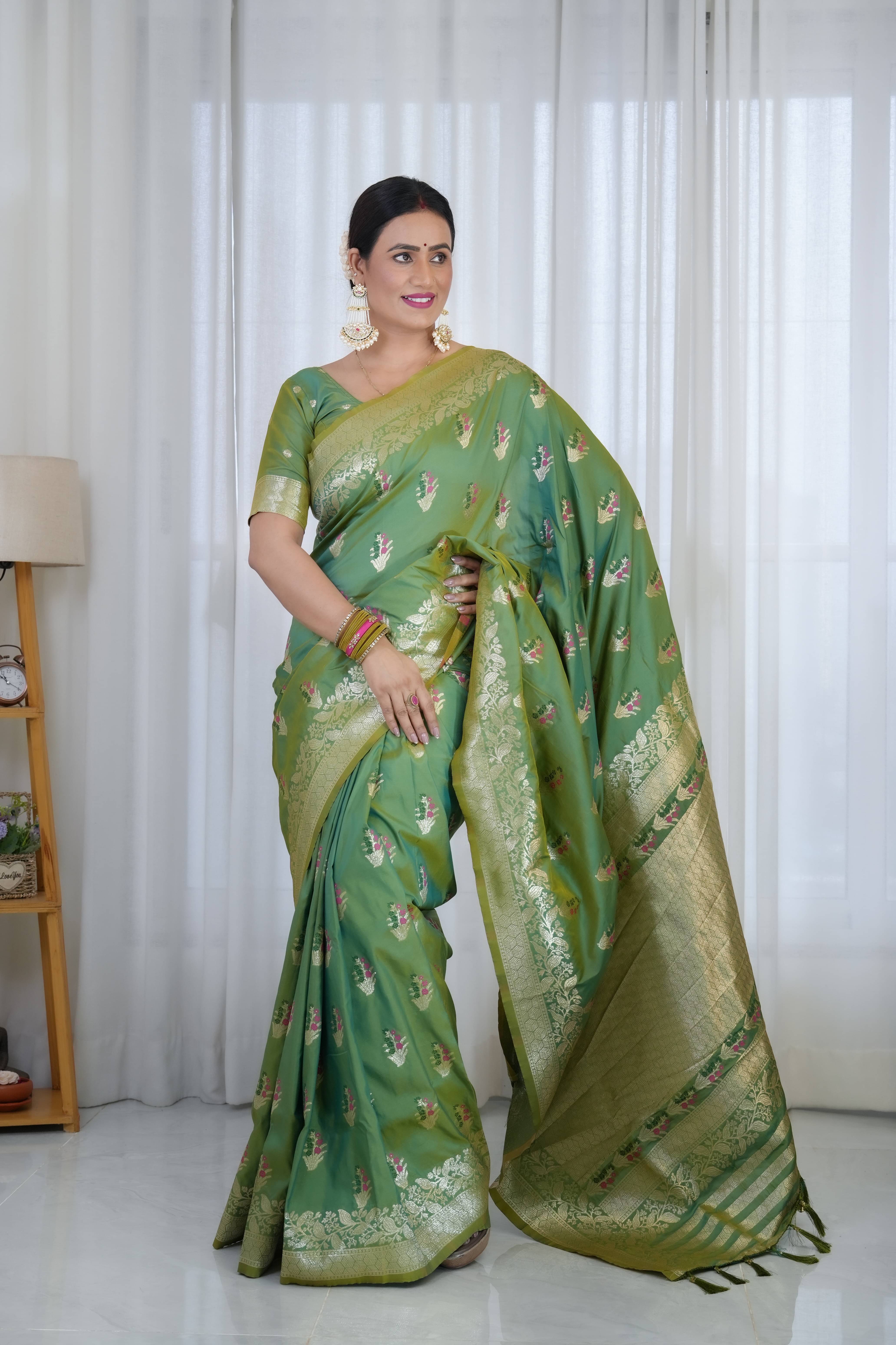     			Panbai sarees Silk Solid Regular Saree Without Blouse Piece ( Sea Green )