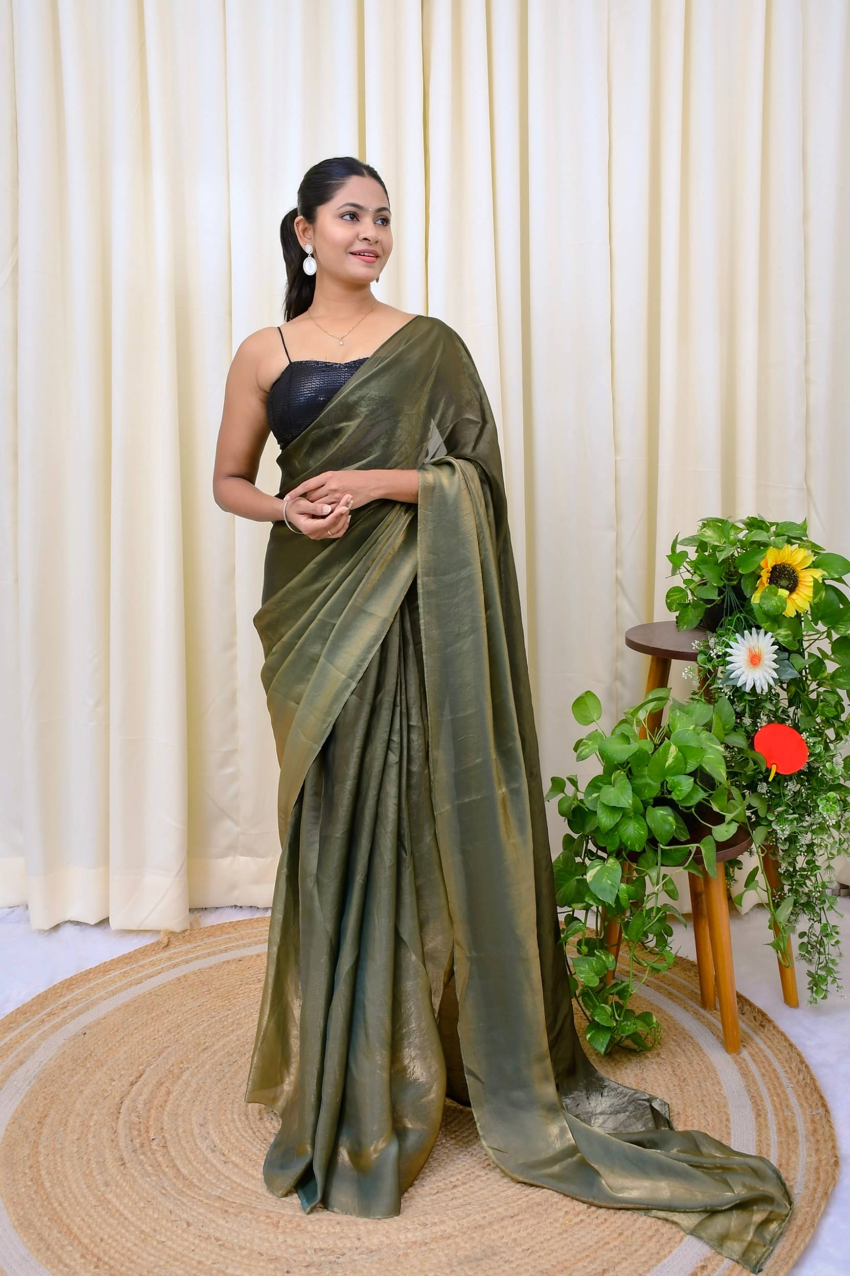     			Panbai sarees Silk Solid Regular Saree Without Blouse Piece ( Green )