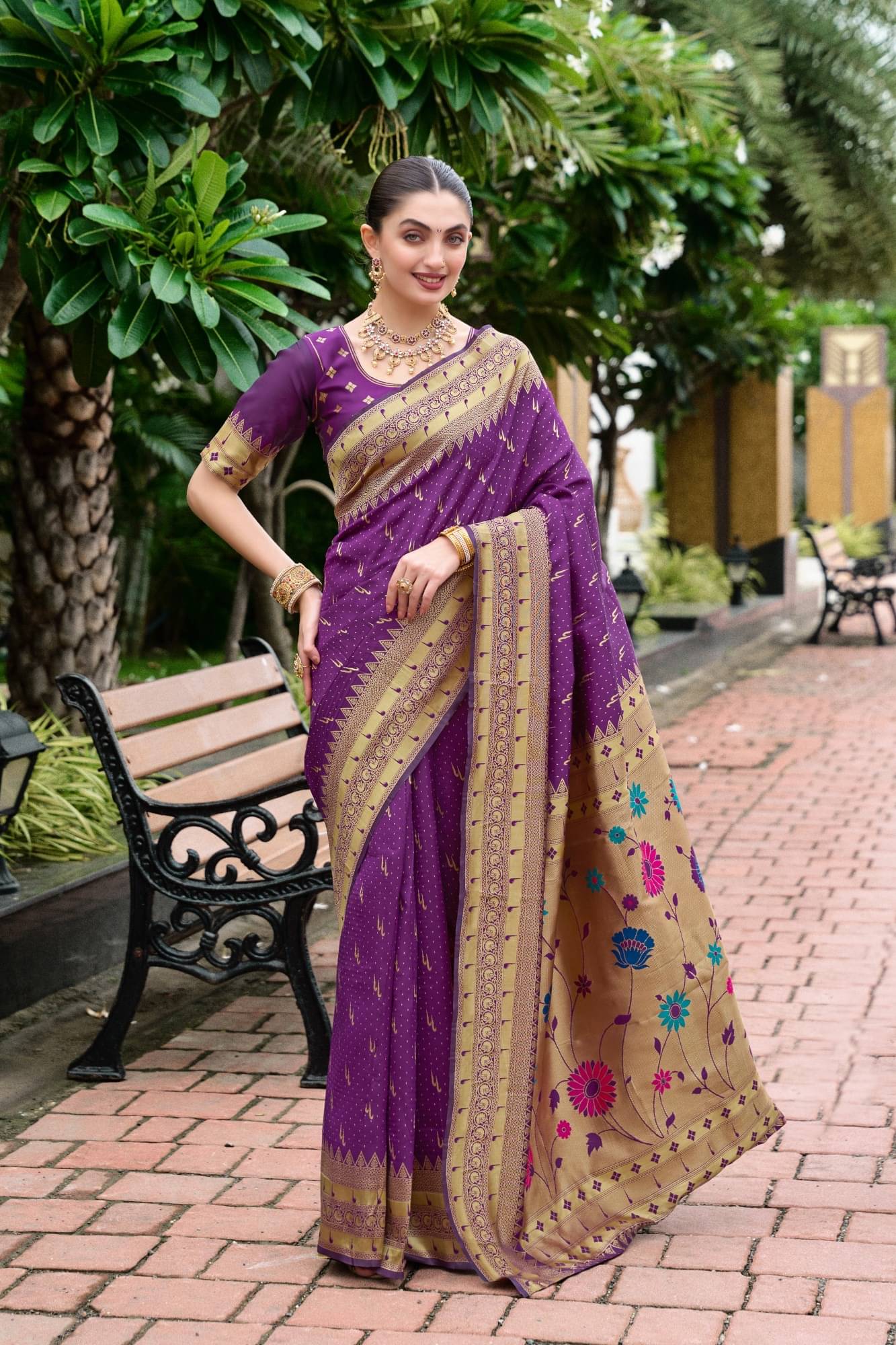     			Panbai sarees Silk Solid Regular Saree With Unstitched Blouse Piece ( Purple )