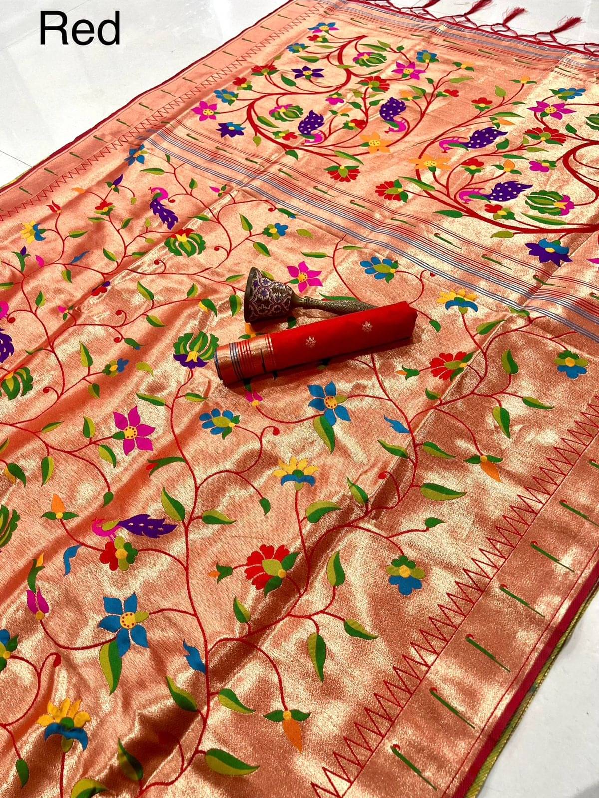     			Panbai sarees Silk Solid Regular Saree Without Blouse Piece ( Red )