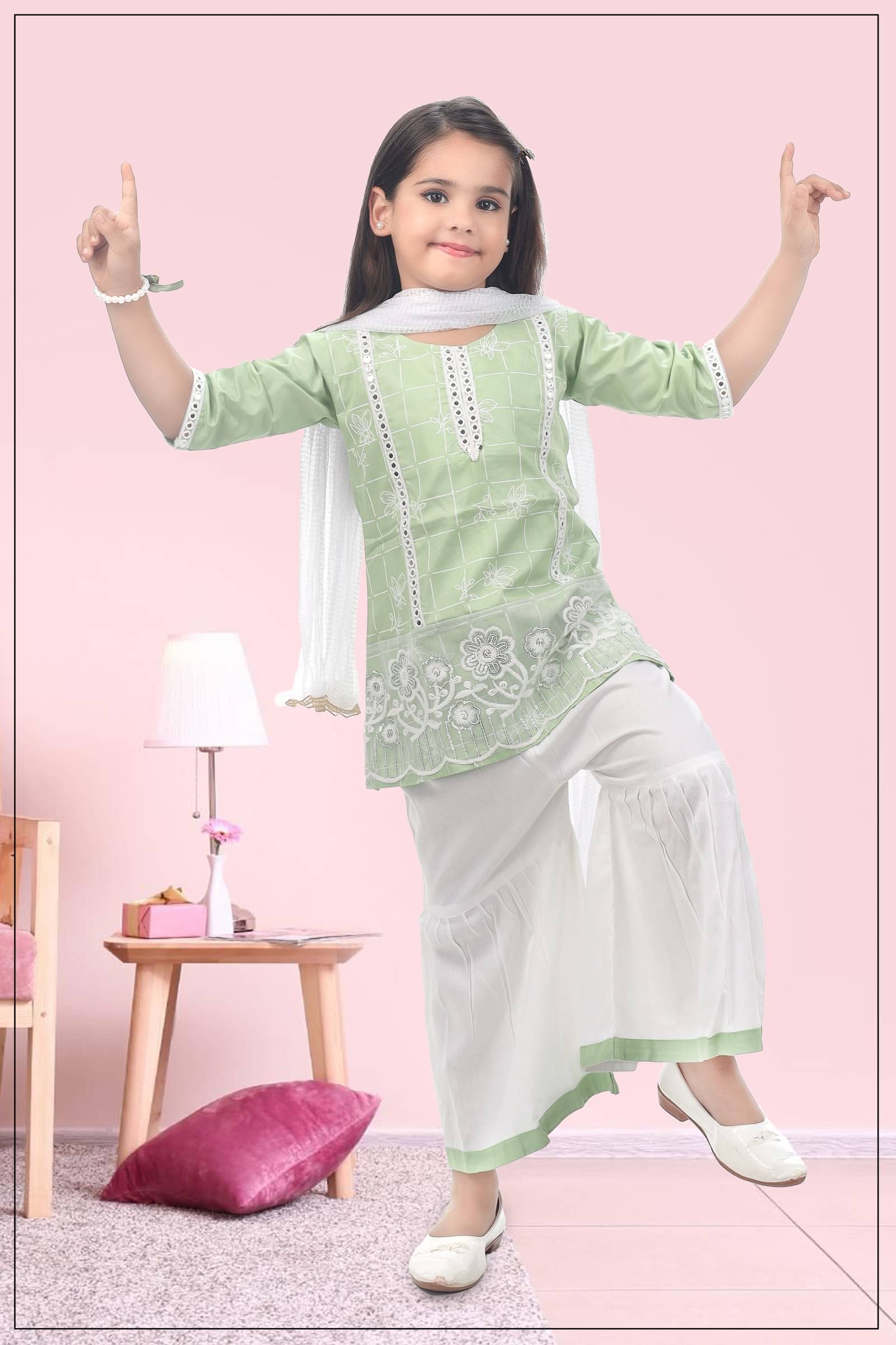     			s muktar garments Girls Cotton Blend Kurti with Sharara ( Pack of 1 , Light Green )