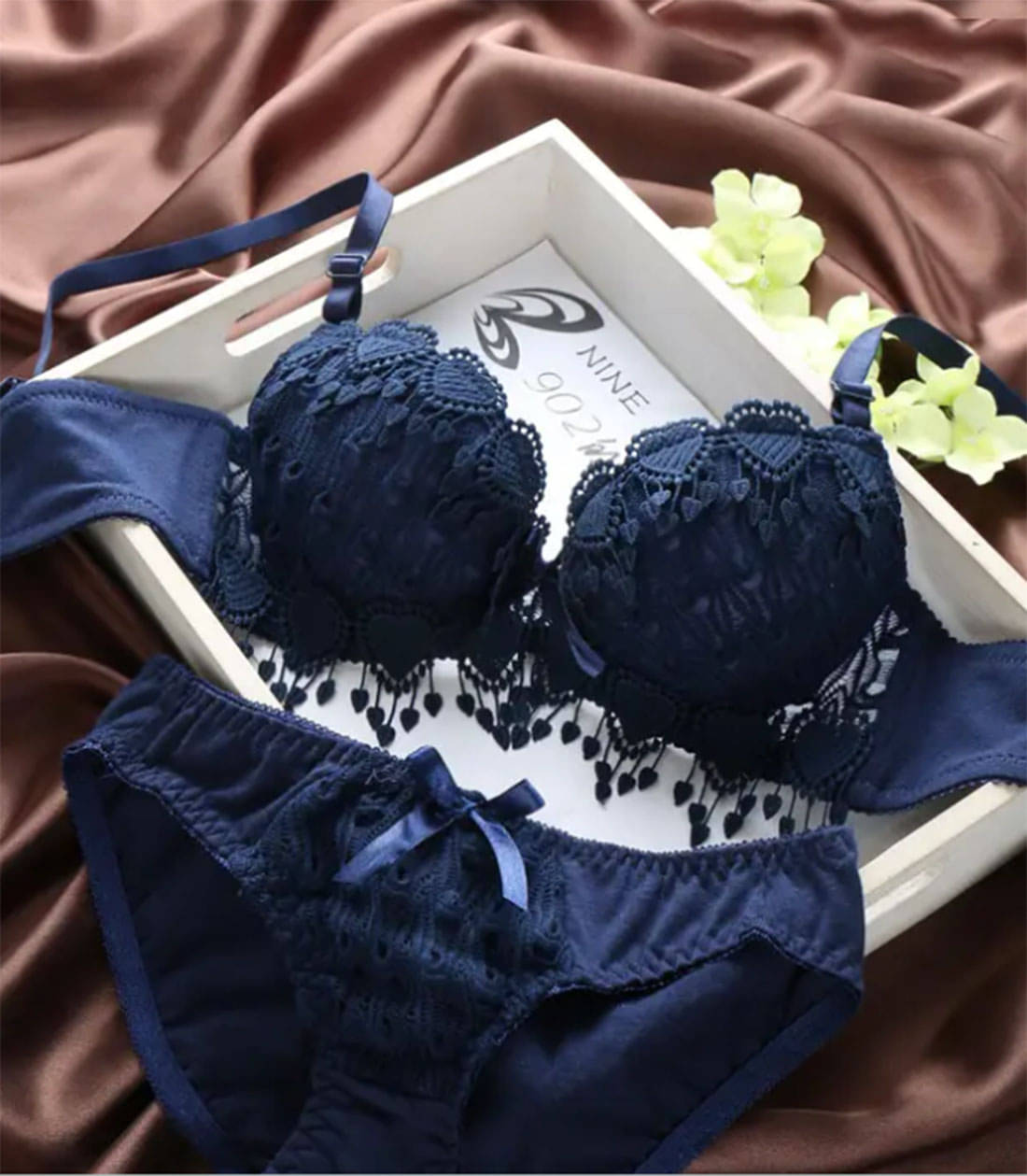     			BOM BOM Cotton Lycra Lightly Padded Bra & Panty Set ( Navy Blue , Pack of 1 )