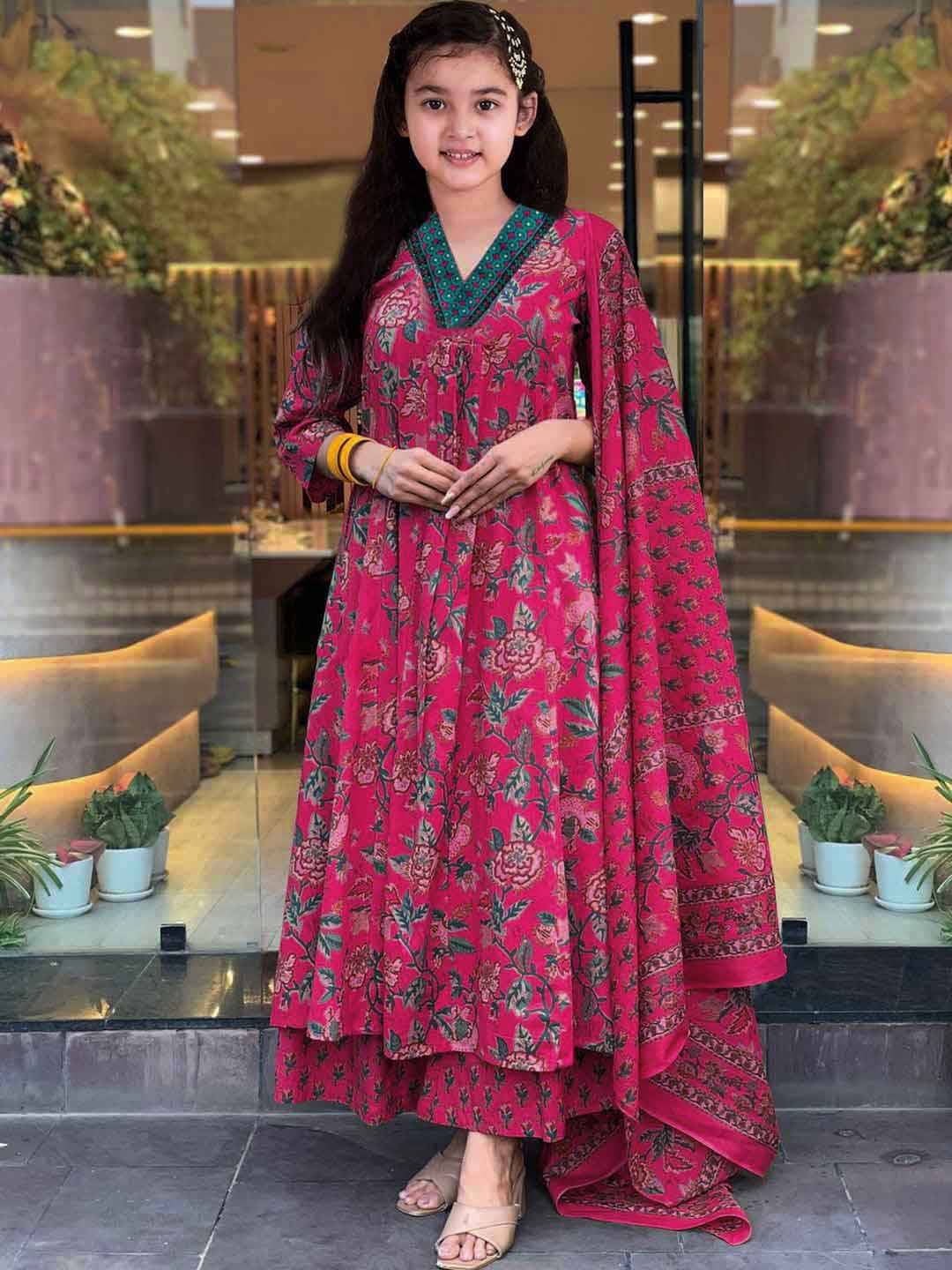     			SATVASHIV Girls Cotton Kurti with Pants ( Pack of 1 , Pink )