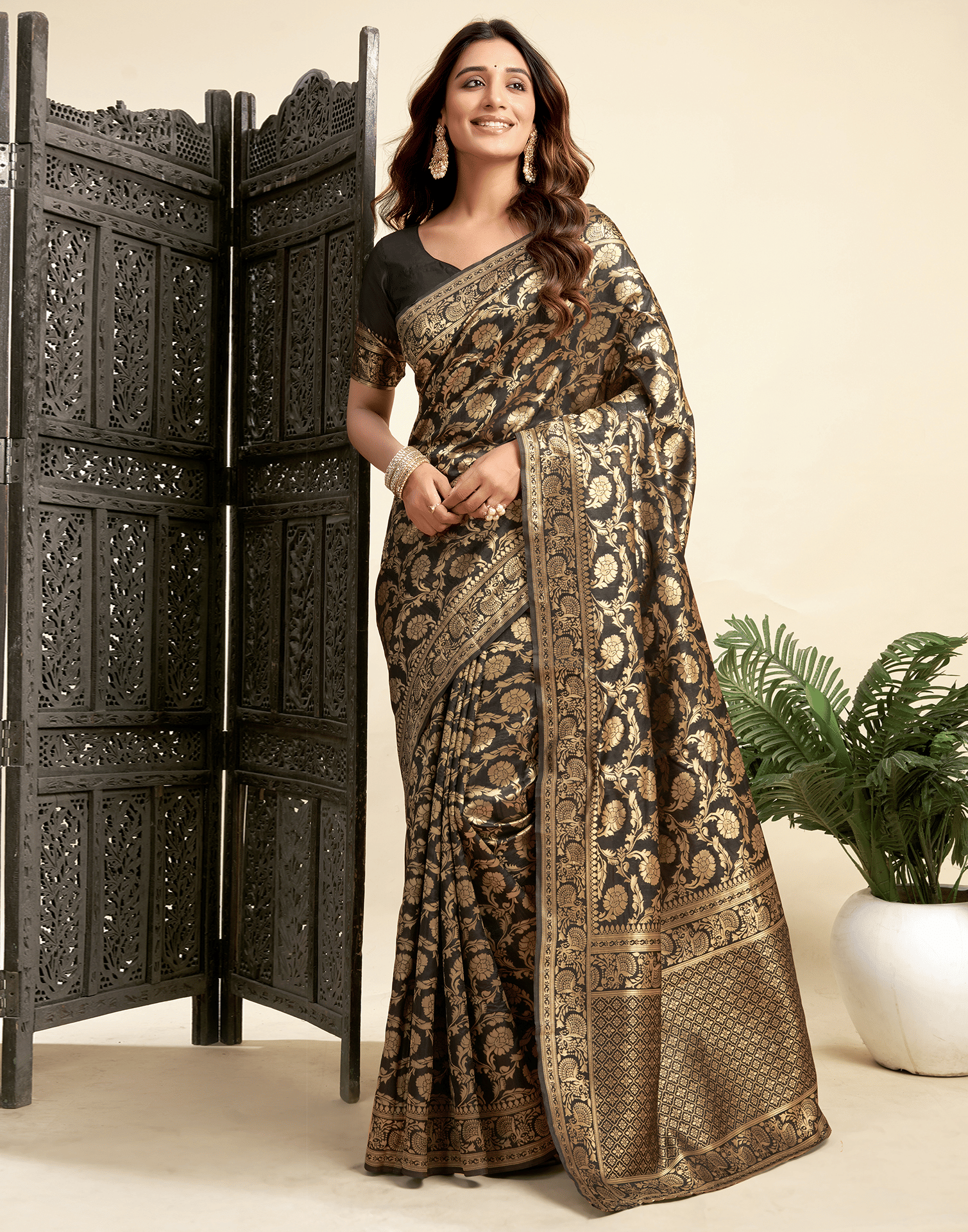 Vastukala Silk Woven Kanjeevaram Sarees With Unstitched Blouse Piece ( Black ) Vastukala Silk Woven Kanjeevaram Sarees With Unstitched Blouse Piece ( Black )