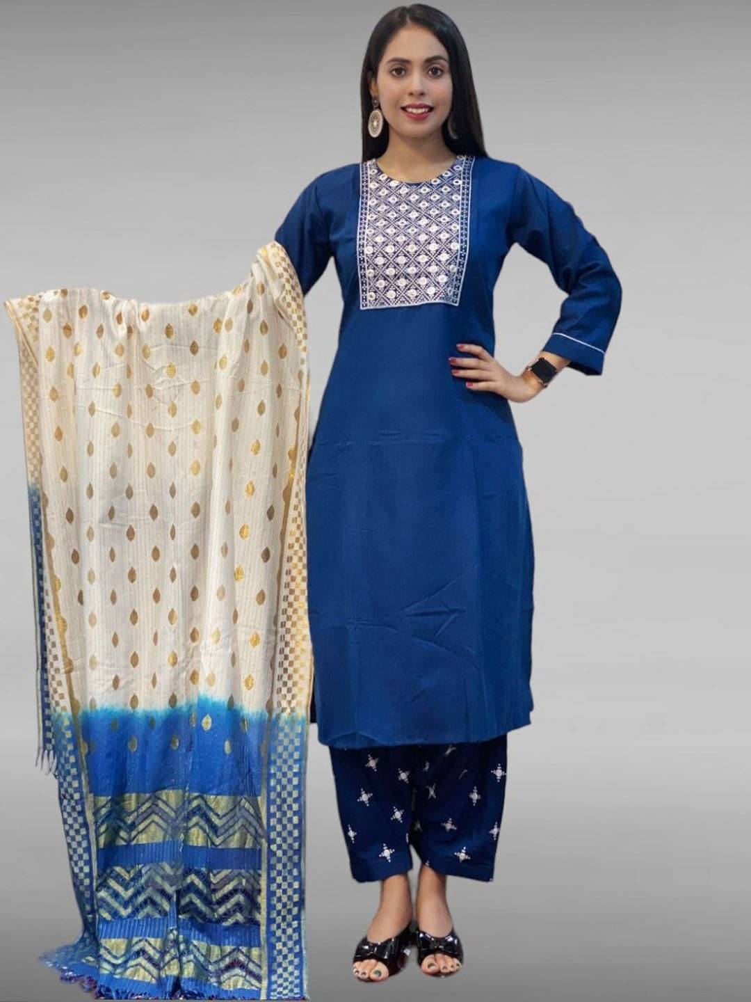     			helwindesiner Women Rayon Embroidered Straight Kurti With Salwar ( Blue )