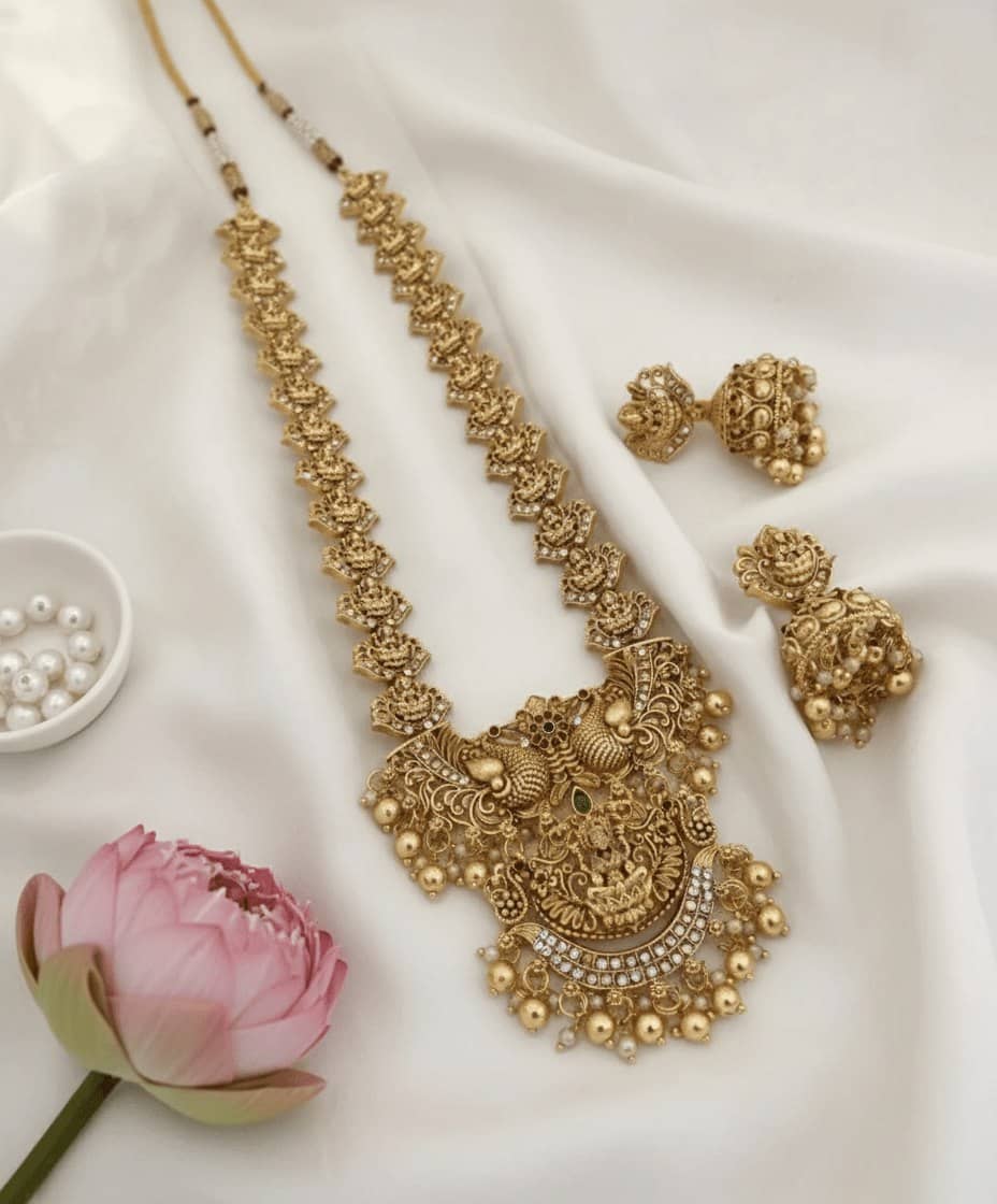 LAFORWORD Golden Alloy Necklace Set ( Pack of 1 )