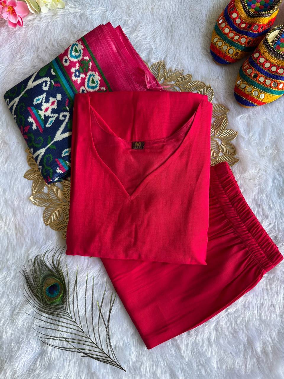     			VT NX Women Viscose Solid Straight Kurti With Pants ( Pink )
