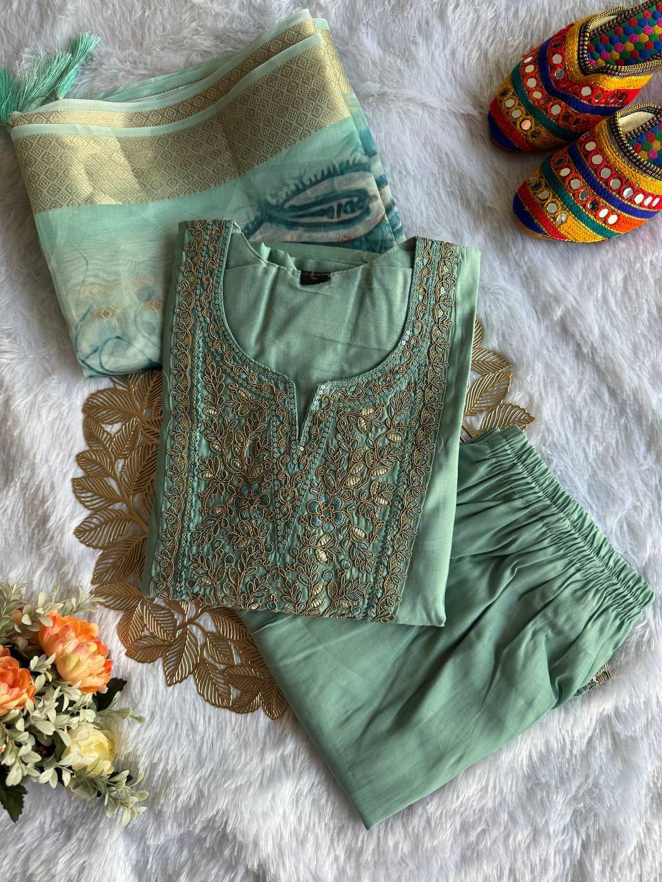     			VT NX Women Viscose Solid Straight Kurti With Pants ( Aqua Blue )