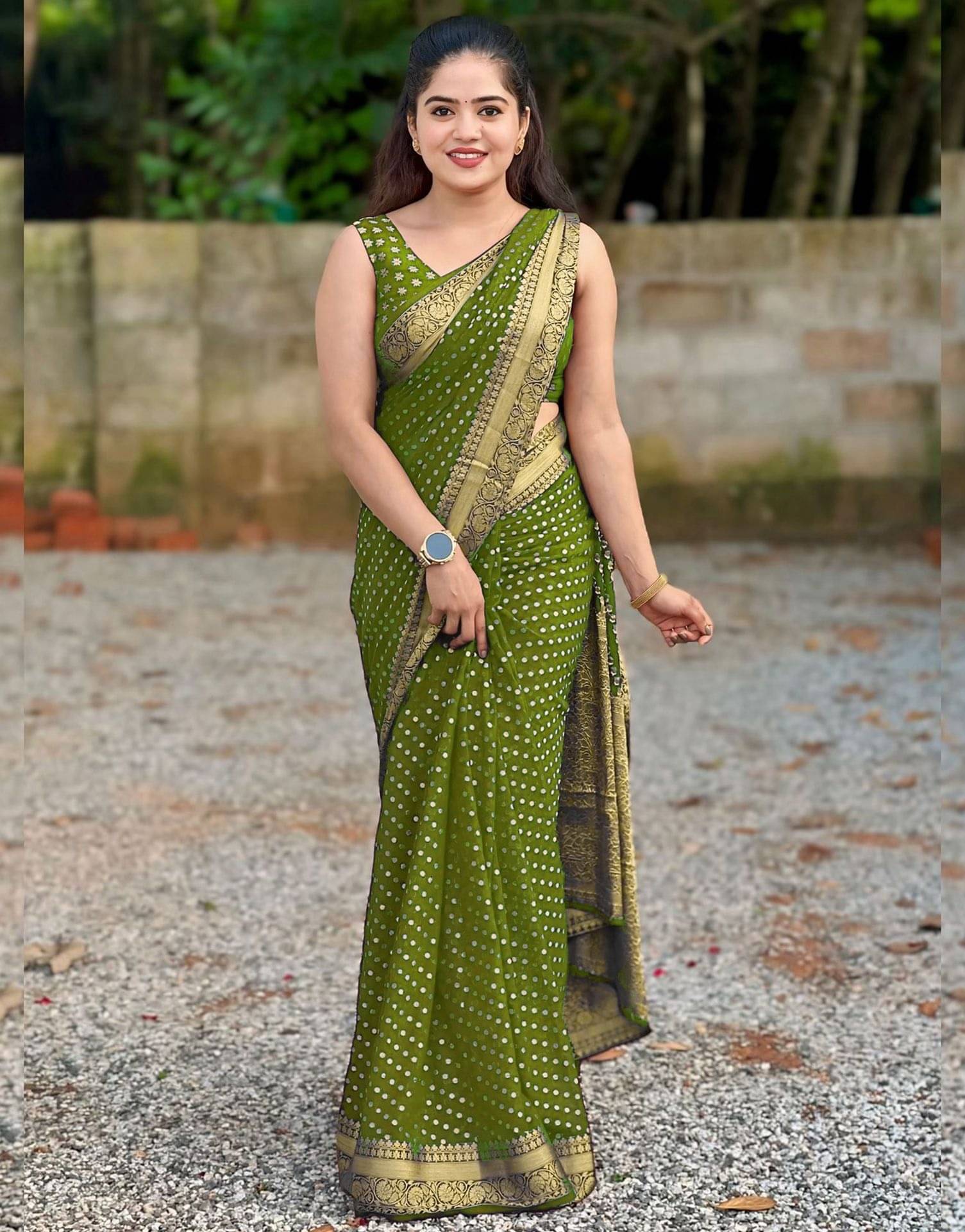 Vastukala Silk Woven Kanjeevaram Sarees With Unstitched Blouse Piece ( Lime Green ) Vastukala Silk Woven Kanjeevaram Sarees With Unstitched Blouse Piece ( Lime Green )