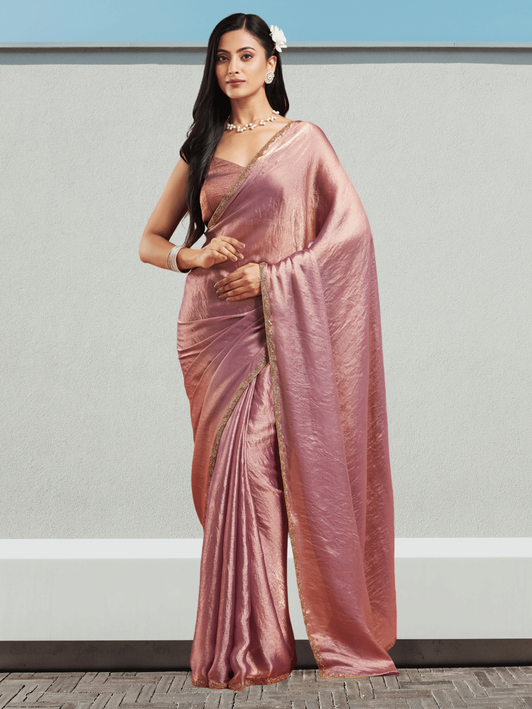     			Indy Bliss Tissue Solid Regular Saree With Unstitched Blouse Piece ( Wine )