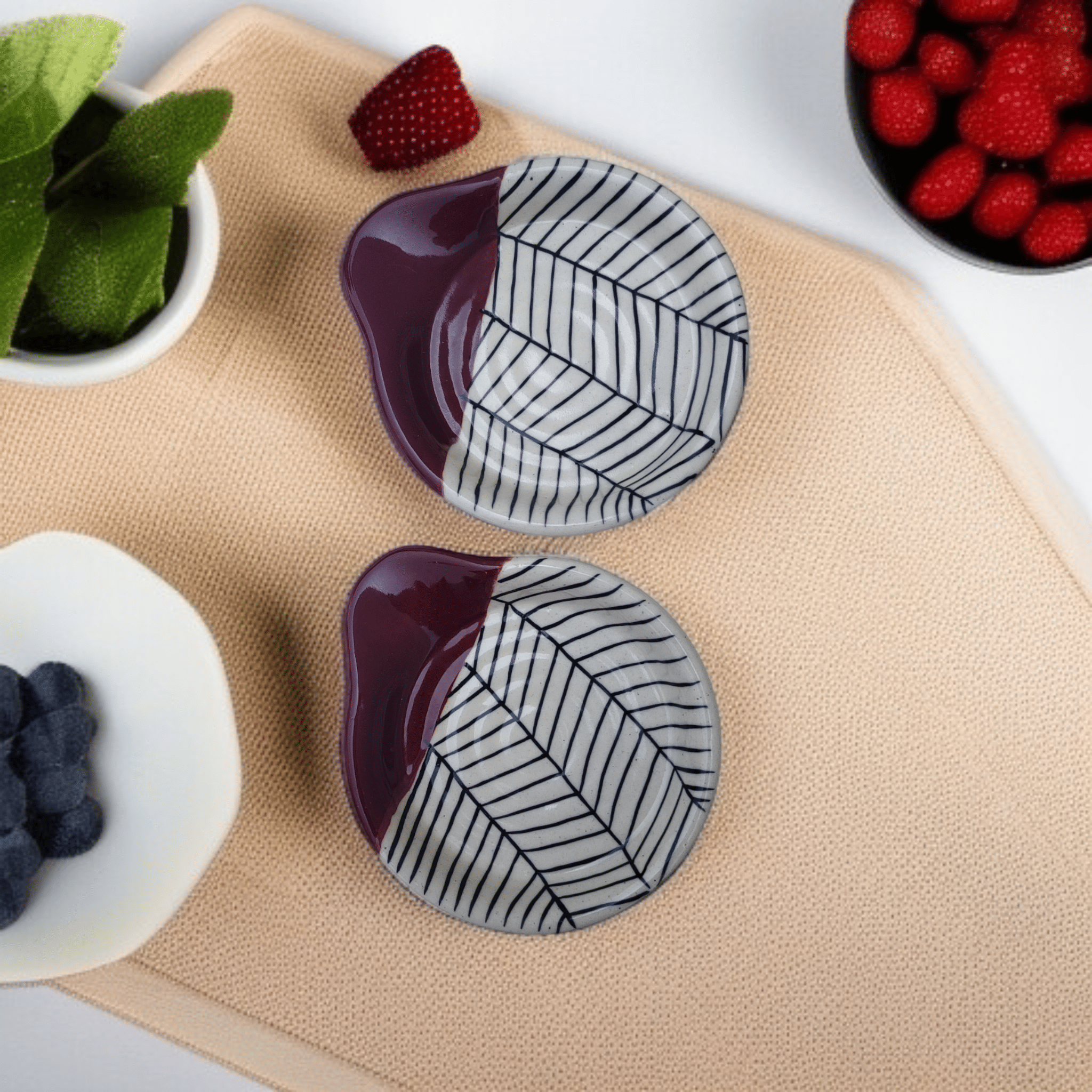     			Malaikah Ceramic Printed Cutlery Holder Wine ( Pack of 2 )