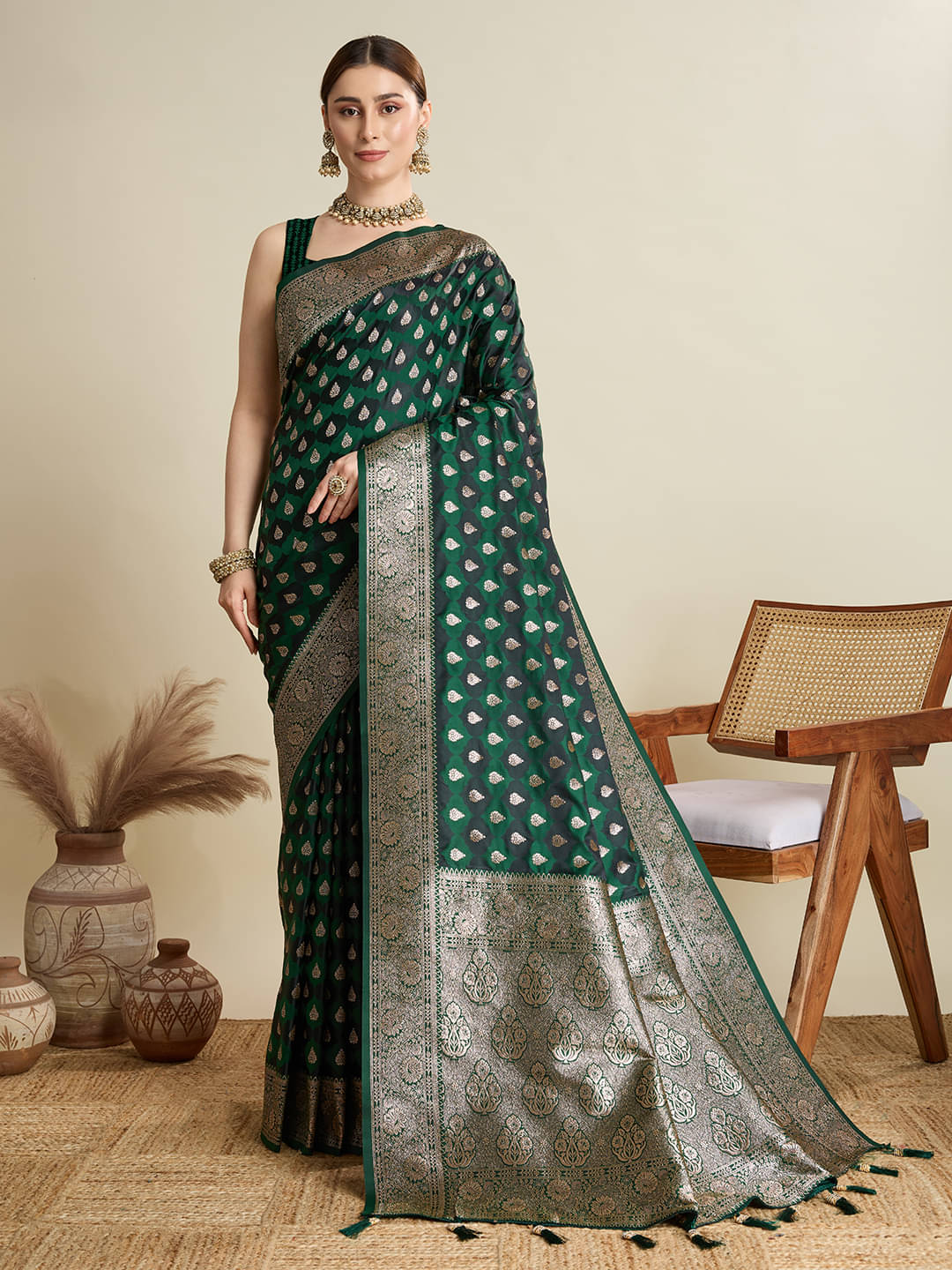     			PANZORA Cotton Woven Regular Saree Without Blouse Piece ( Green )
