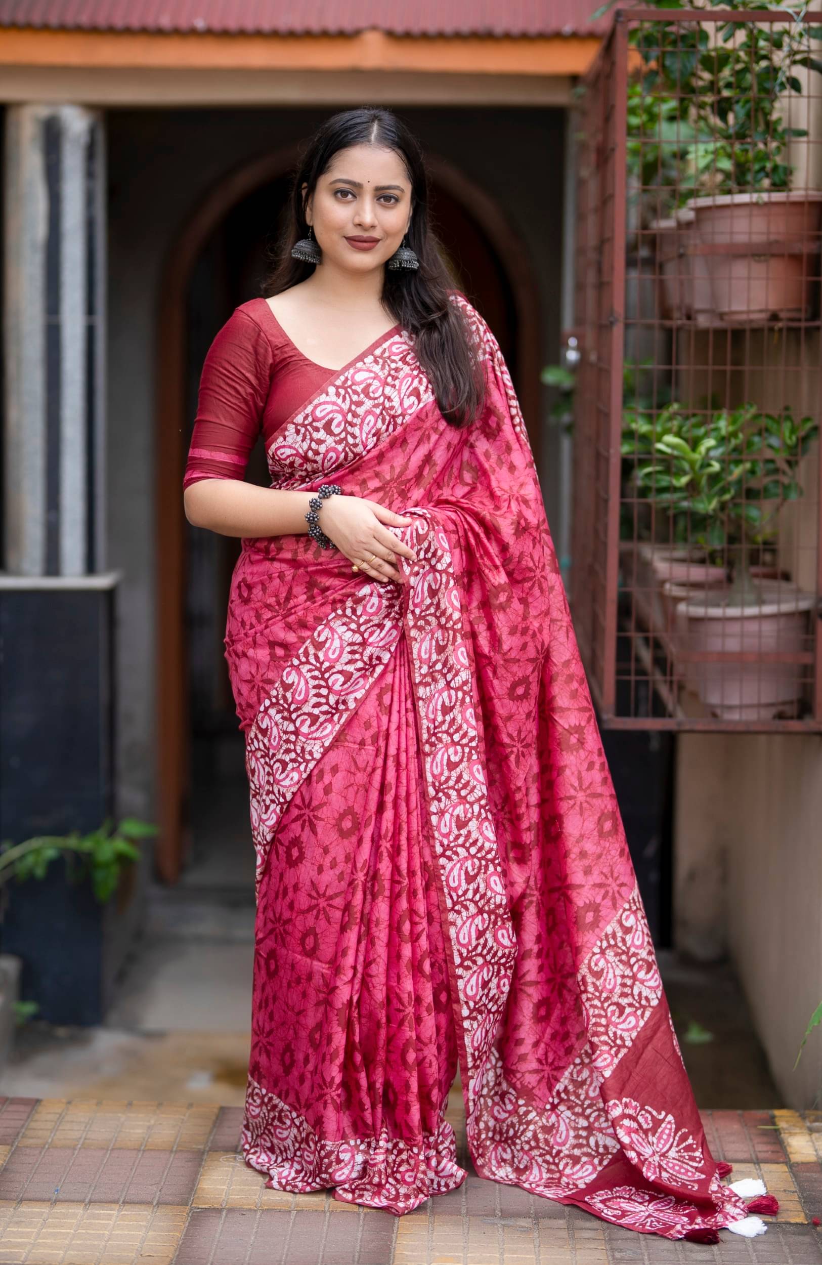 PANZORA Cotton Woven Regular Saree Without Blouse Piece ( Pink ) PANZORA Cotton Woven Regular Saree Without Blouse Piece ( Pink )