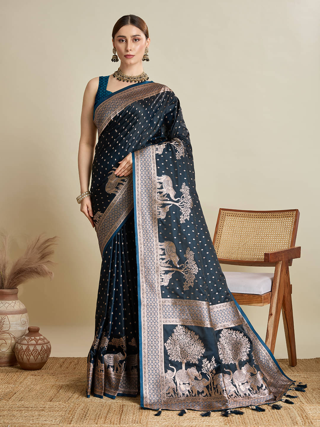     			PANZORA Cotton Woven Regular Saree Without Blouse Piece ( Navy Blue )