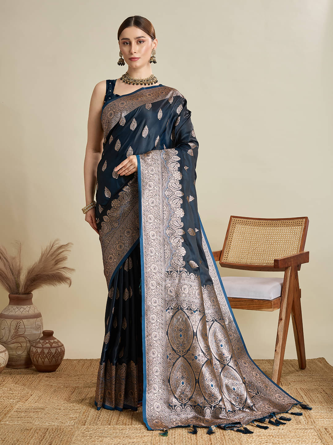     			PANZORA Cotton Woven Regular Saree Without Blouse Piece ( Navy Blue )